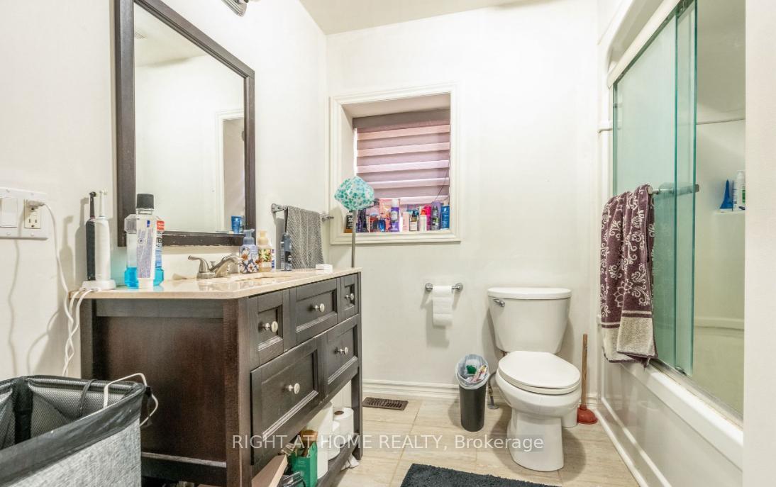 Photo 13 of 180 Blake Street, Barrie, 400 East — HOMEH