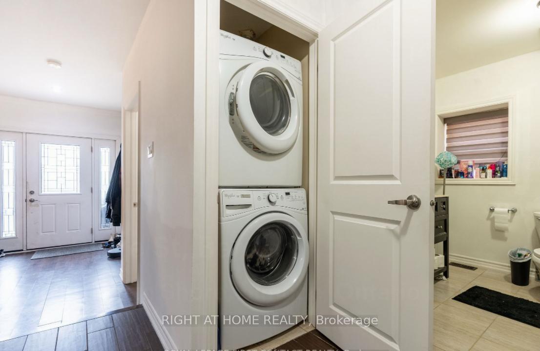 Photo 15 of 180 Blake Street, Barrie, 400 East — HOMEH