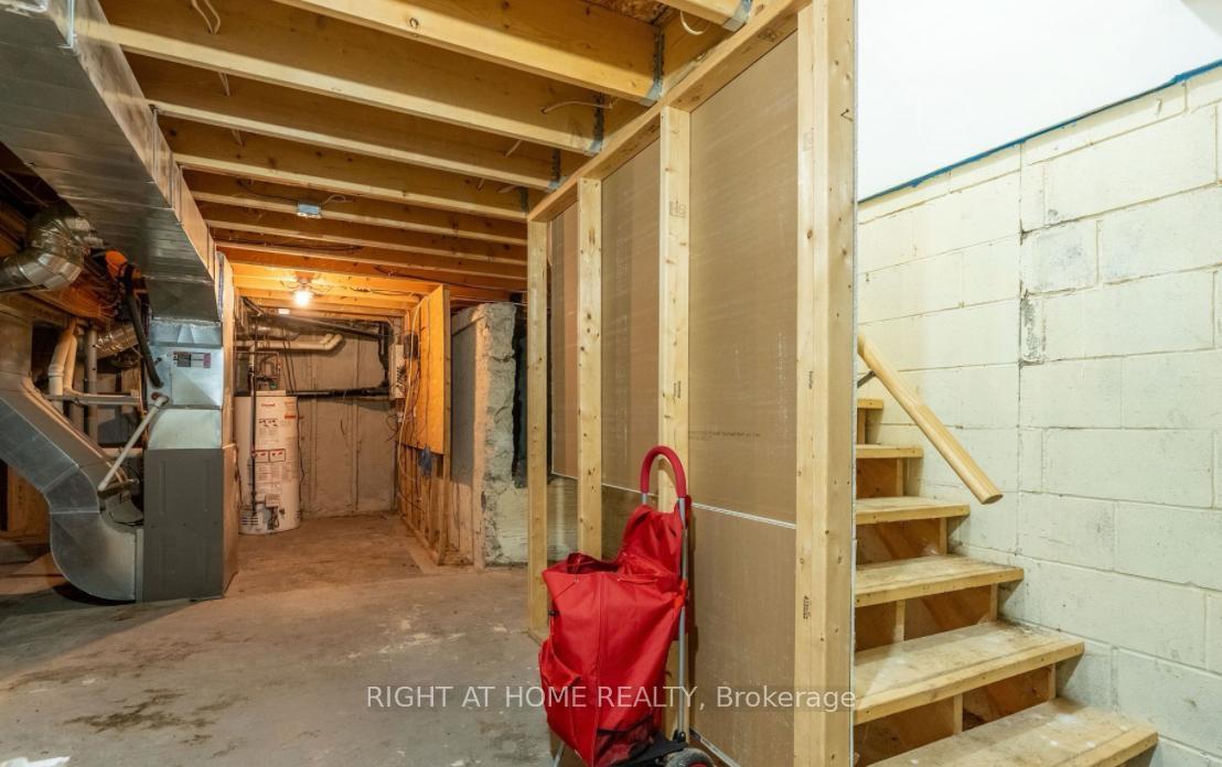 Photo 16 of 180 Blake Street, Barrie, 400 East — HOMEH