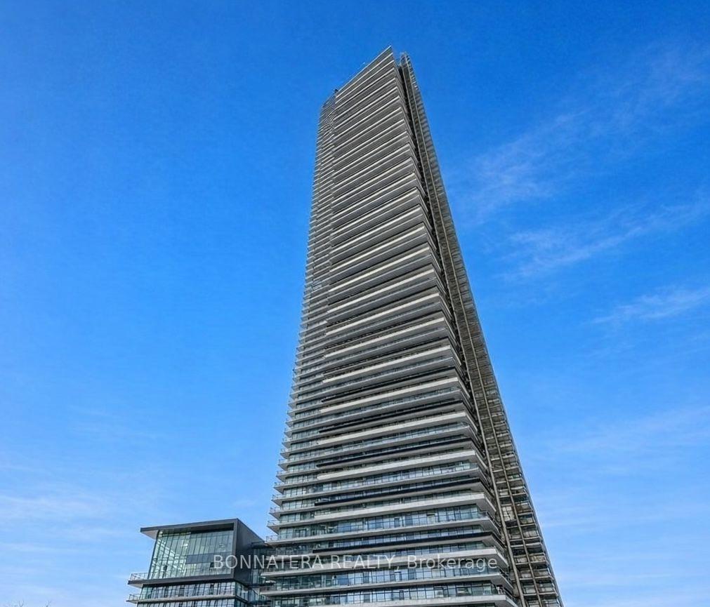 Front of Unit 5704, 448 Burnhamthorpe Road W