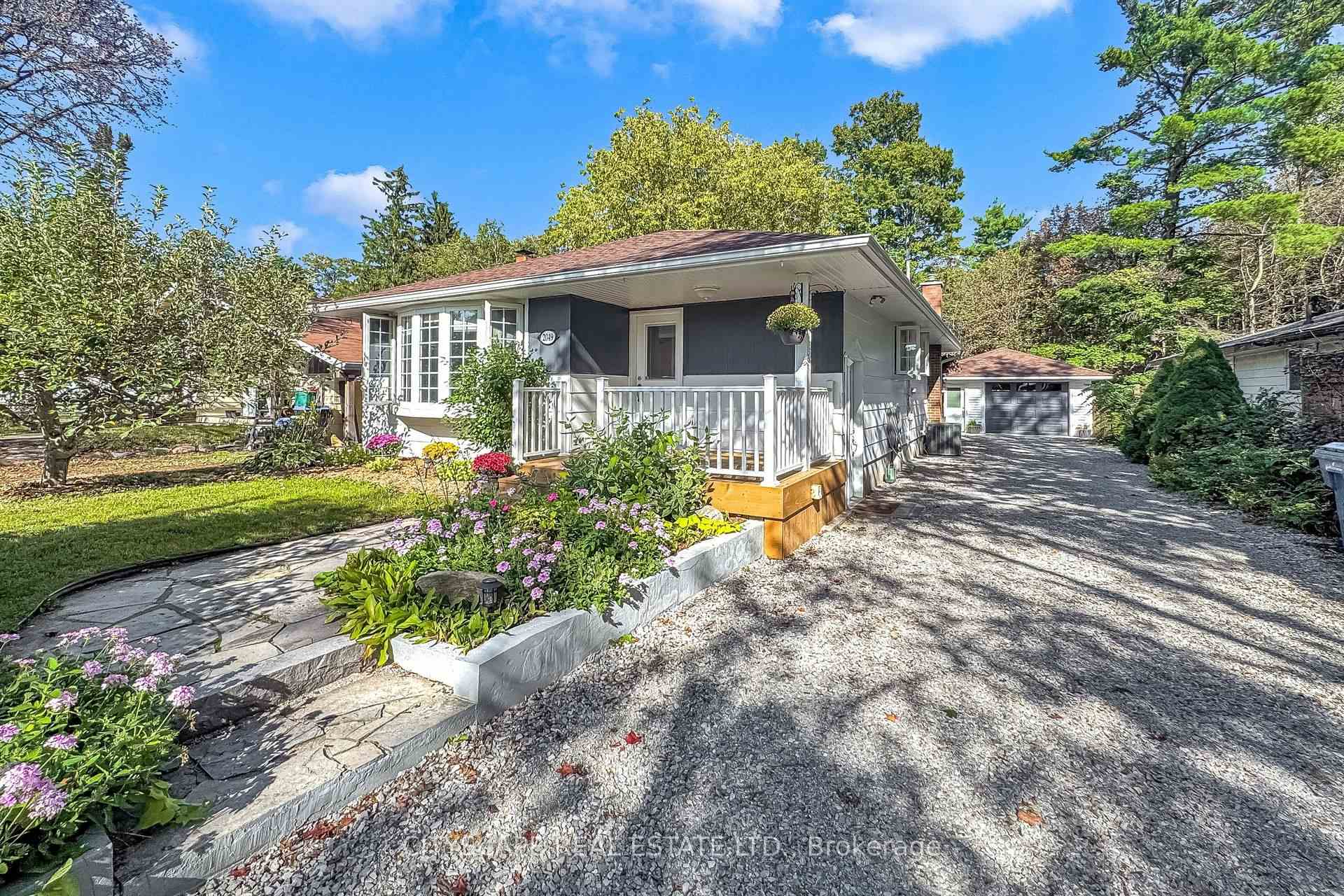 Photo of 2049 Northern Avenue