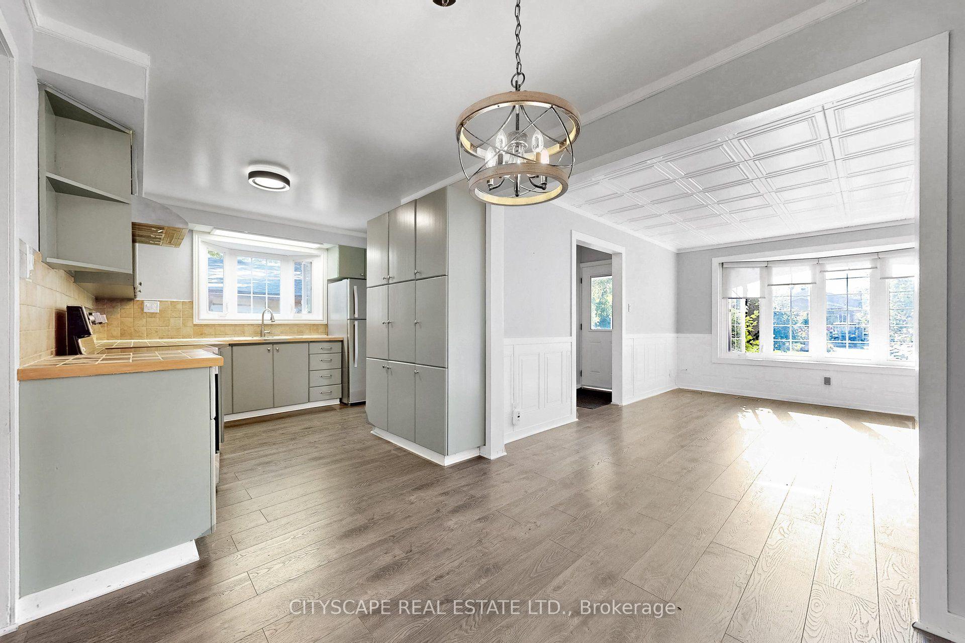Photo 5 of 2049 Northern Avenue, Innisfil, Alcona — HOMEH