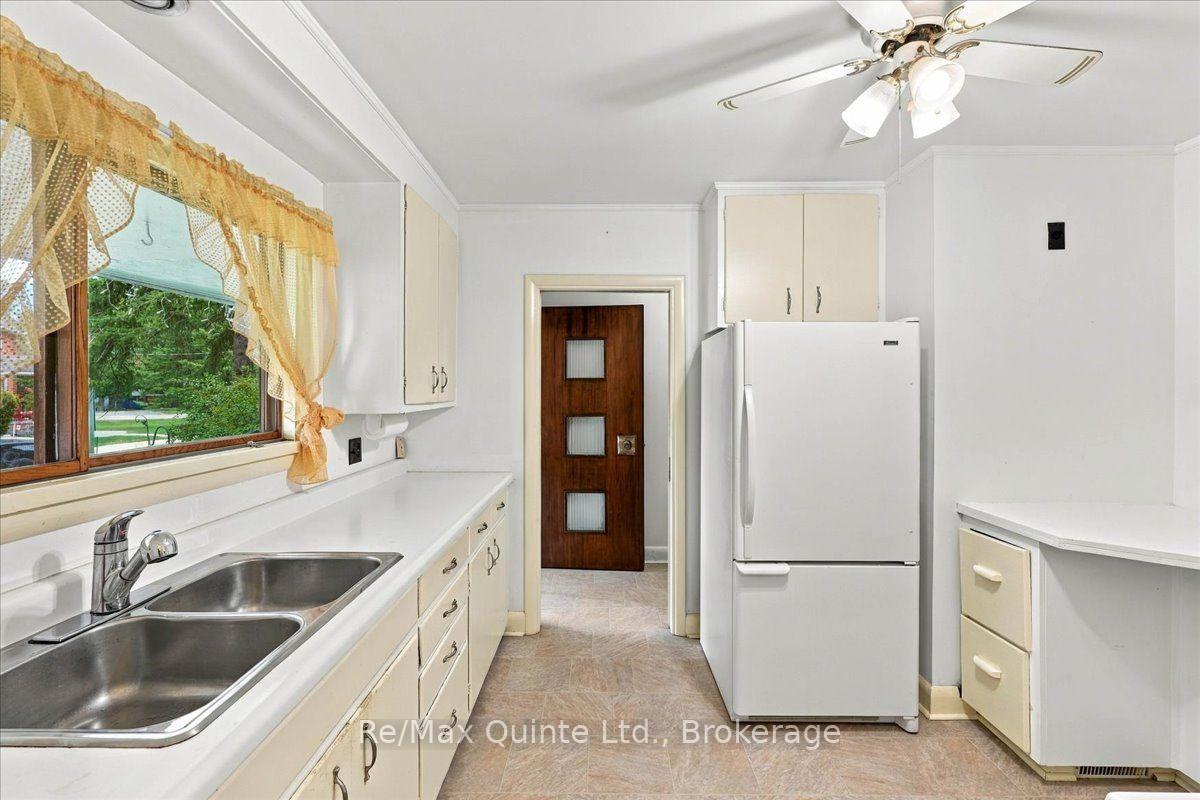 Photo 6 of 1B Rogers Street, Prince Edward County, Picton — HOMEH