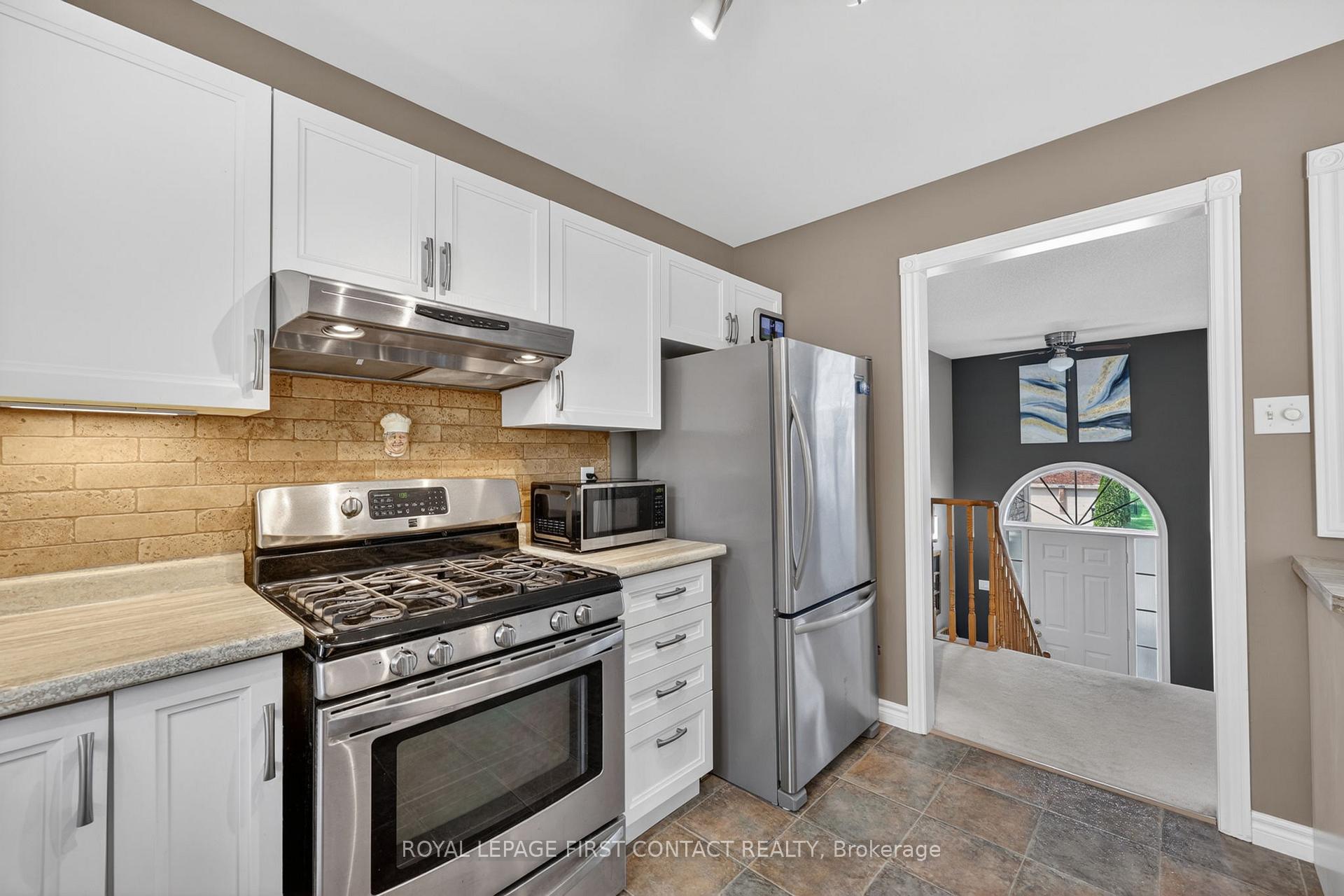 Photo 6 of 23 McFadden Drive, Springwater, Hillsdale — HOMEH