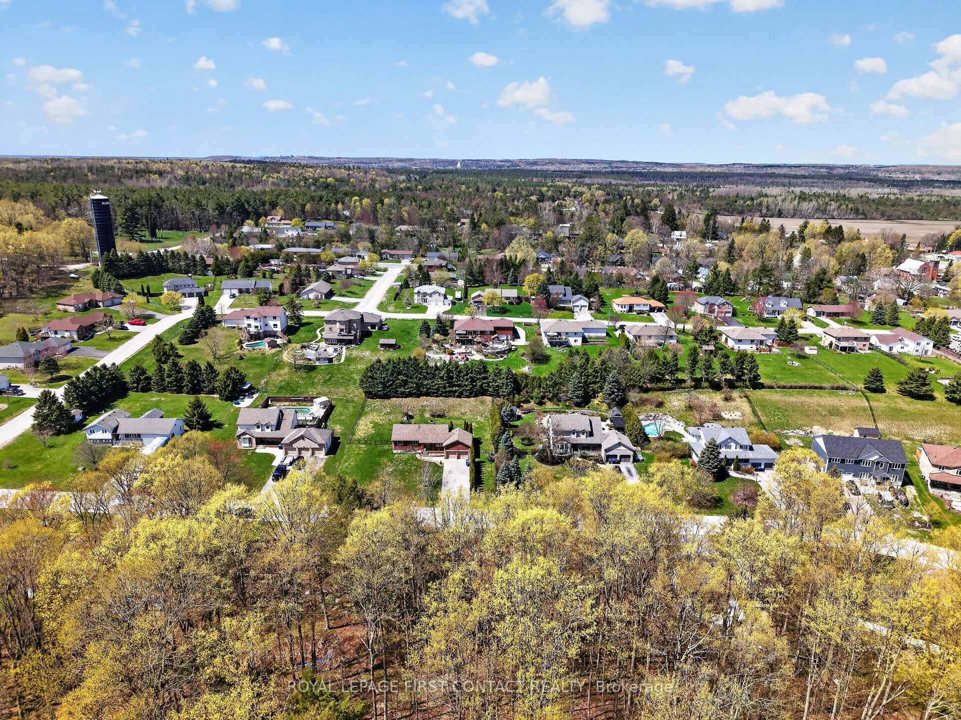 Photo 17 of 23 McFadden Drive, Springwater, Hillsdale — HOMEH