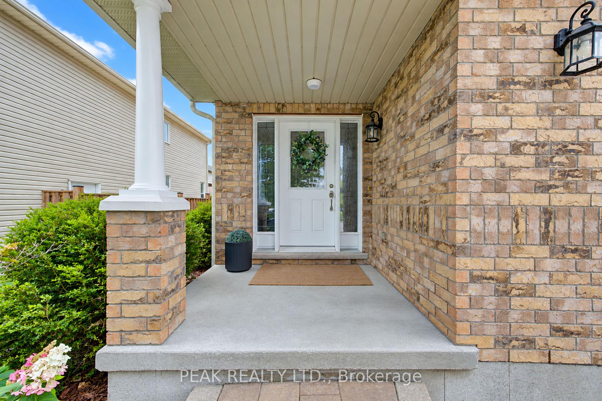 Photo 3 of 28 Roth Avenue, Wilmot, Baden — HOMEH