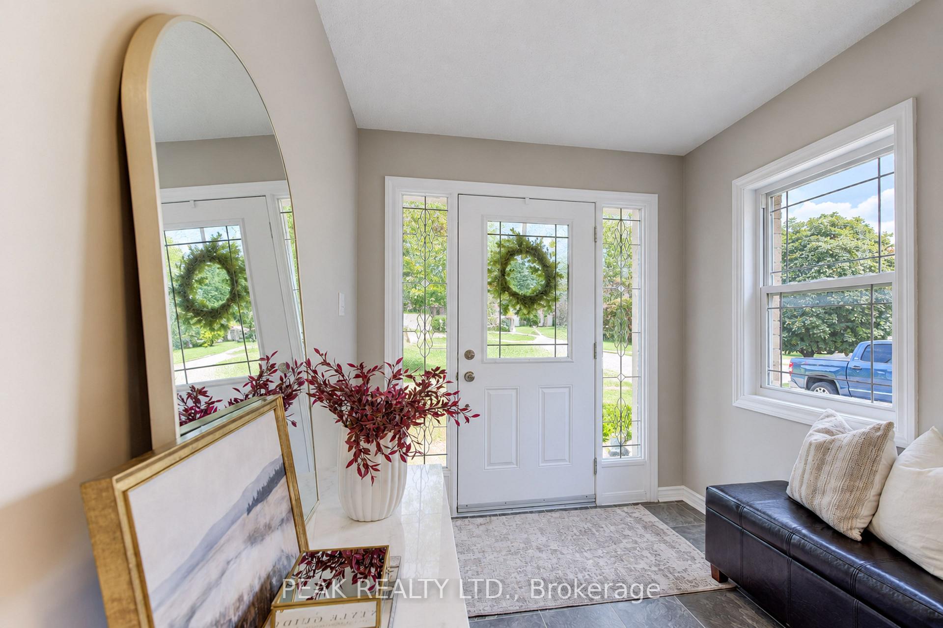 Photo 4 of 28 Roth Avenue, Wilmot, Baden — HOMEH