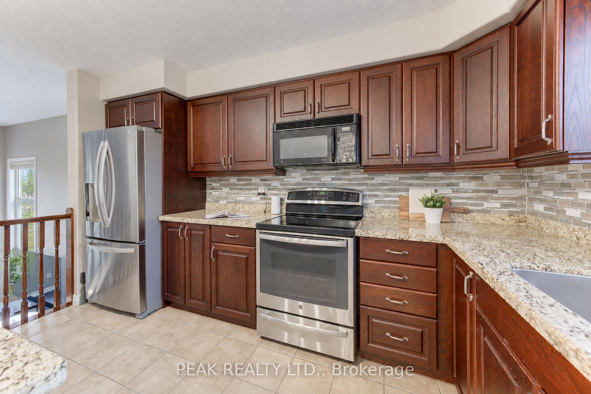 Photo 15 of 28 Roth Avenue, Wilmot, Baden — HOMEH