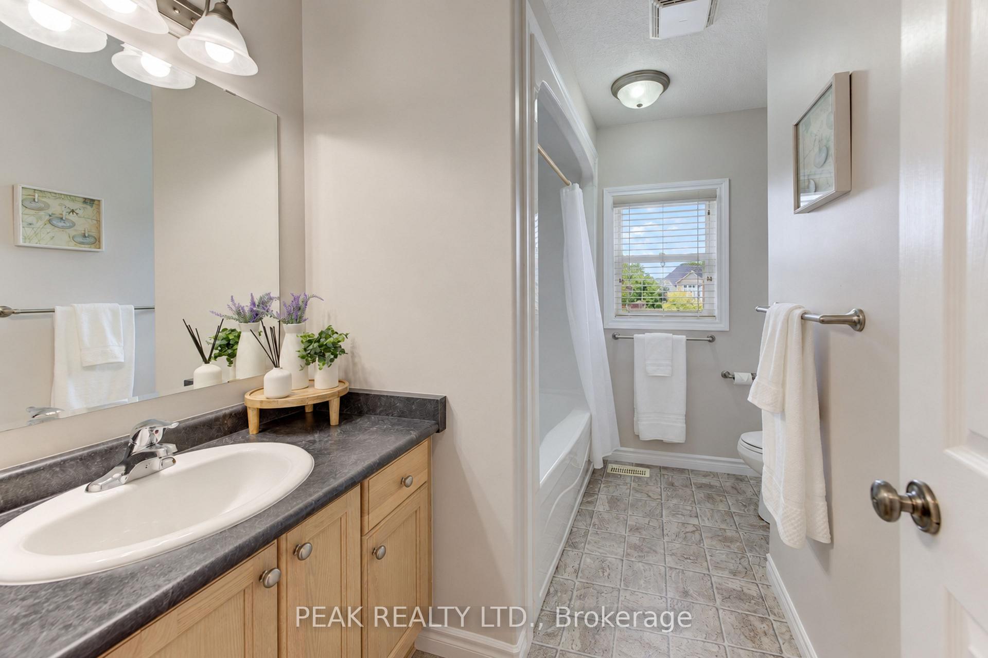 Photo 38 of 28 Roth Avenue, Wilmot, Baden — HOMEH