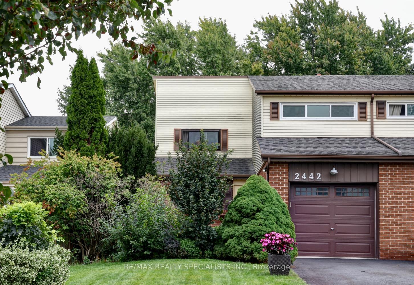 Front of 2442 Basswood Crescent