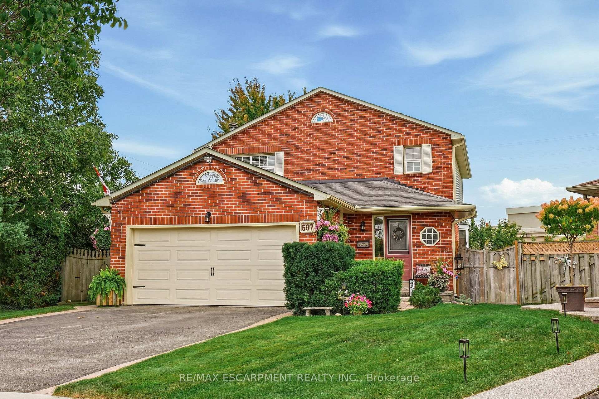 Photo of 607 Clover Park Crescent
