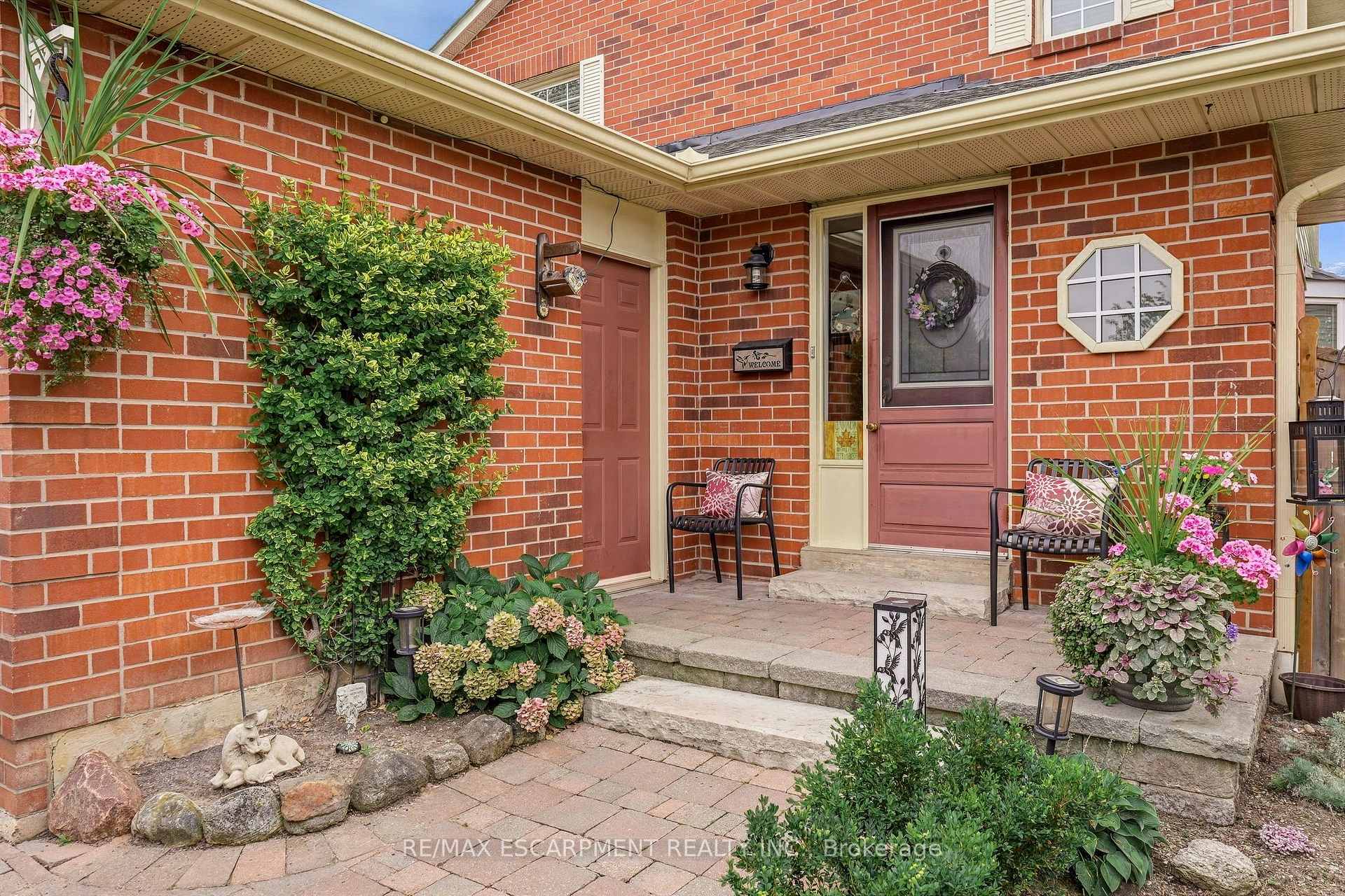 Photo 3 of 607 Clover Park Crescent, Milton, Bronte Meadows — HOMEH