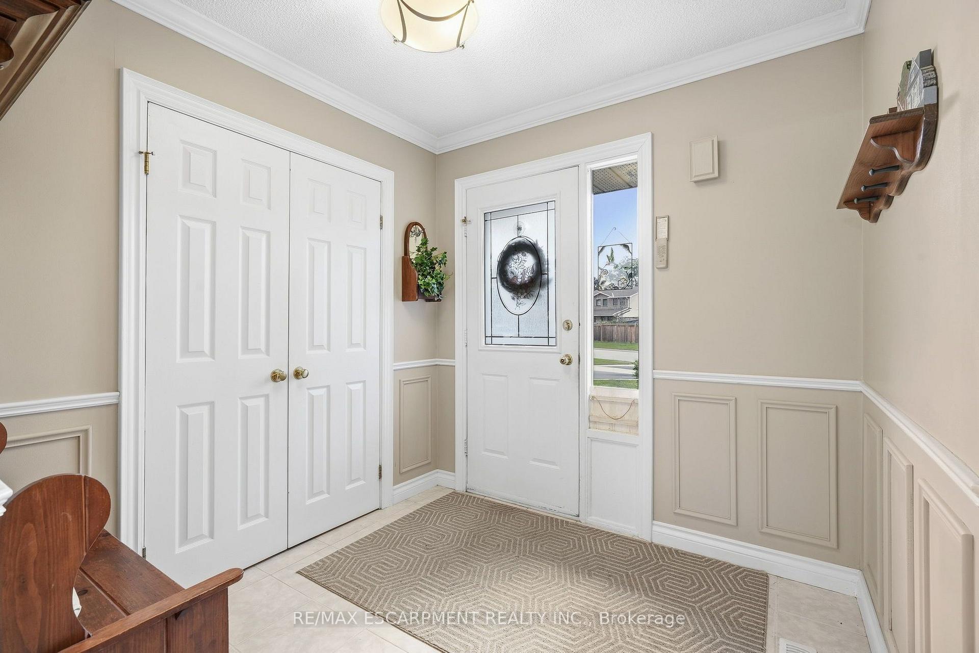 Photo 4 of 607 Clover Park Crescent, Milton, Bronte Meadows — HOMEH