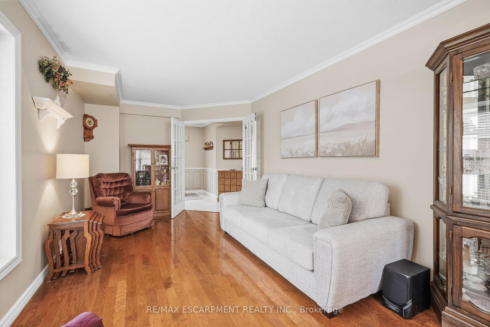 Photo 8 of 607 Clover Park Crescent, Milton, Bronte Meadows — HOMEH