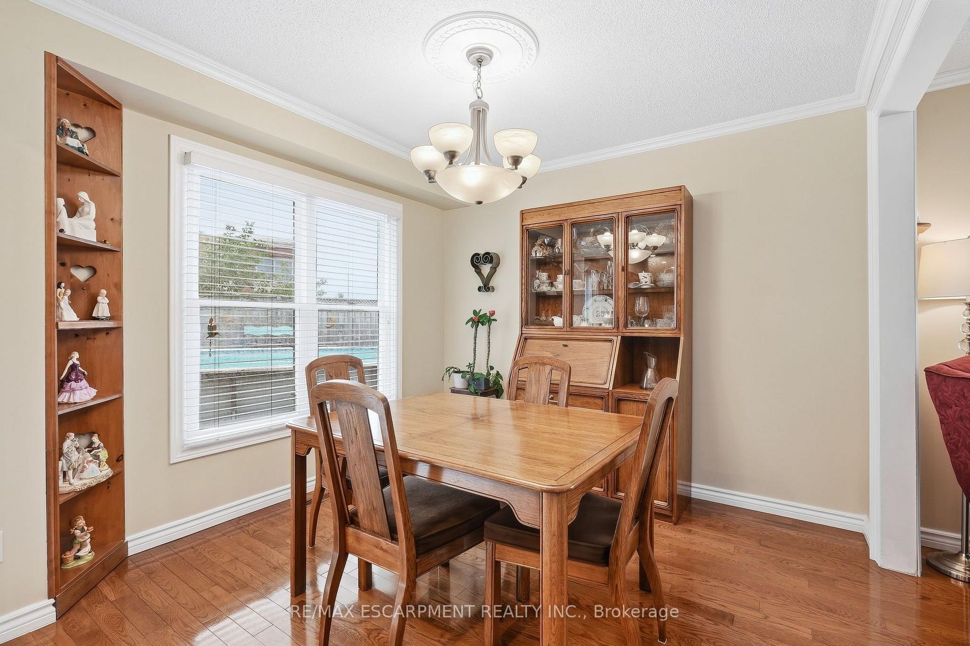 Photo 9 of 607 Clover Park Crescent, Milton, Bronte Meadows — HOMEH