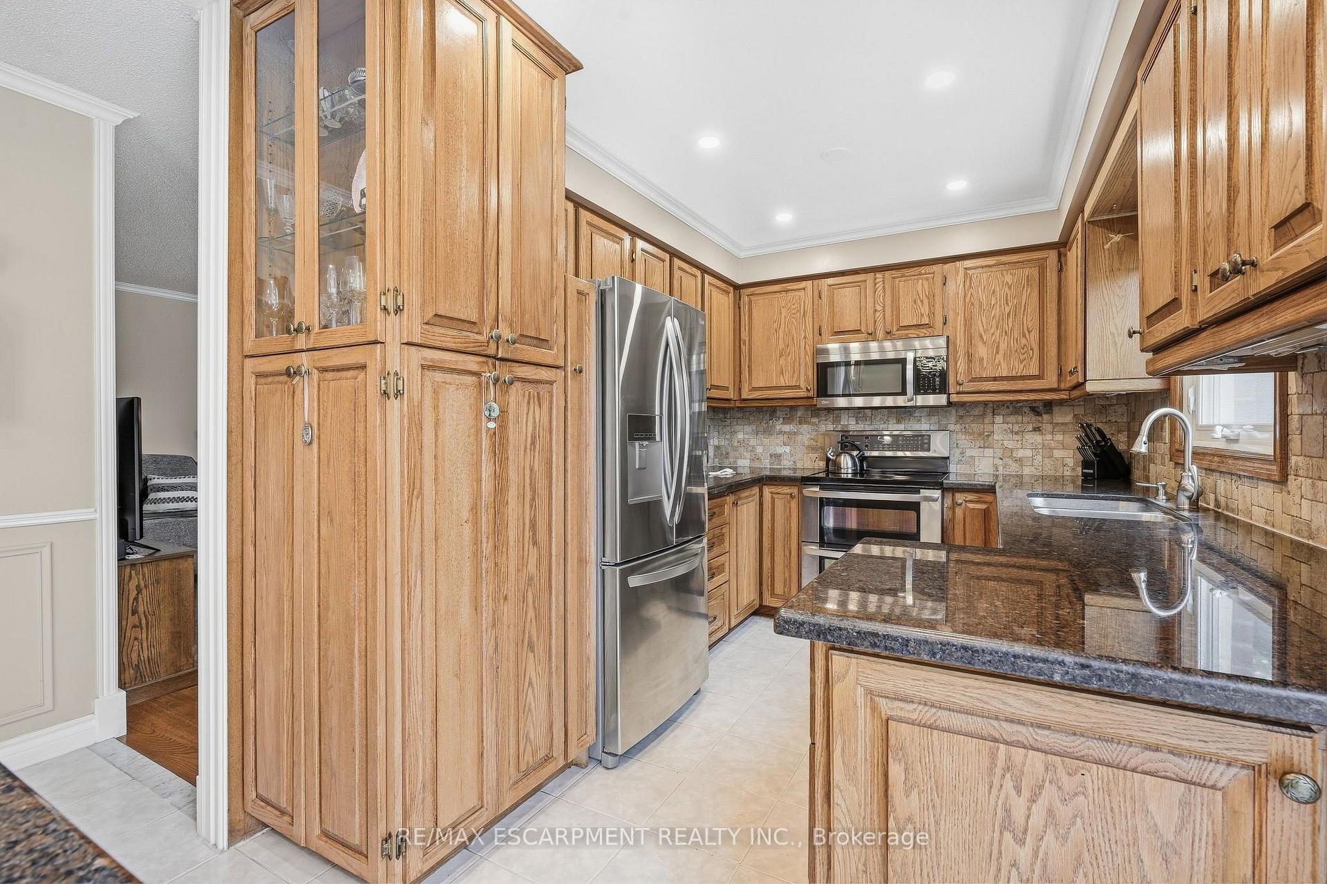 Photo 13 of 607 Clover Park Crescent, Milton, Bronte Meadows — HOMEH