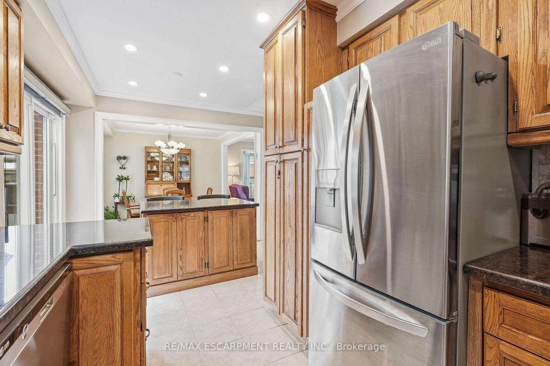 Photo 15 of 607 Clover Park Crescent, Milton, Bronte Meadows — HOMEH