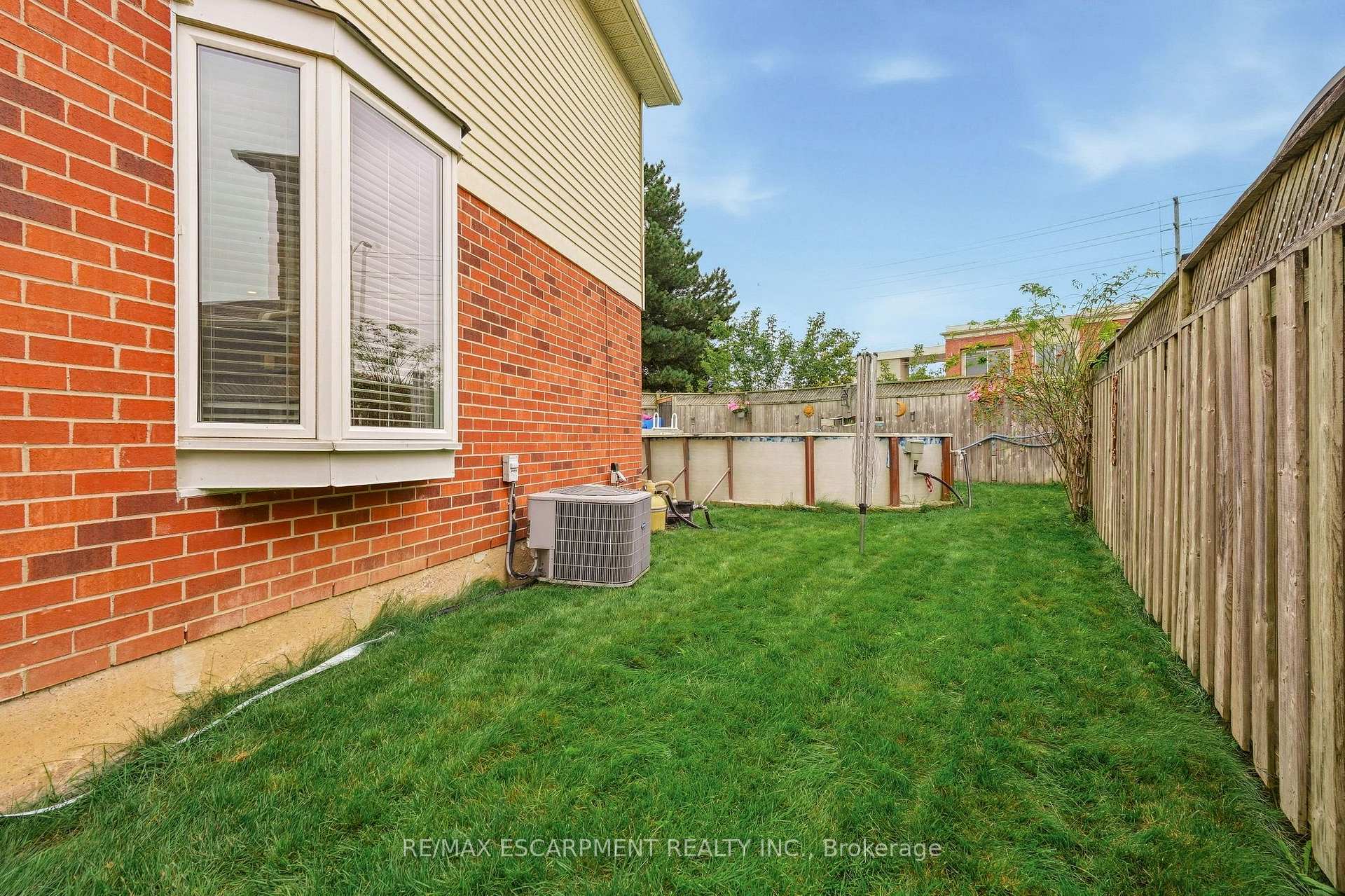 Photo 40 of 607 Clover Park Crescent, Milton, Bronte Meadows — HOMEH