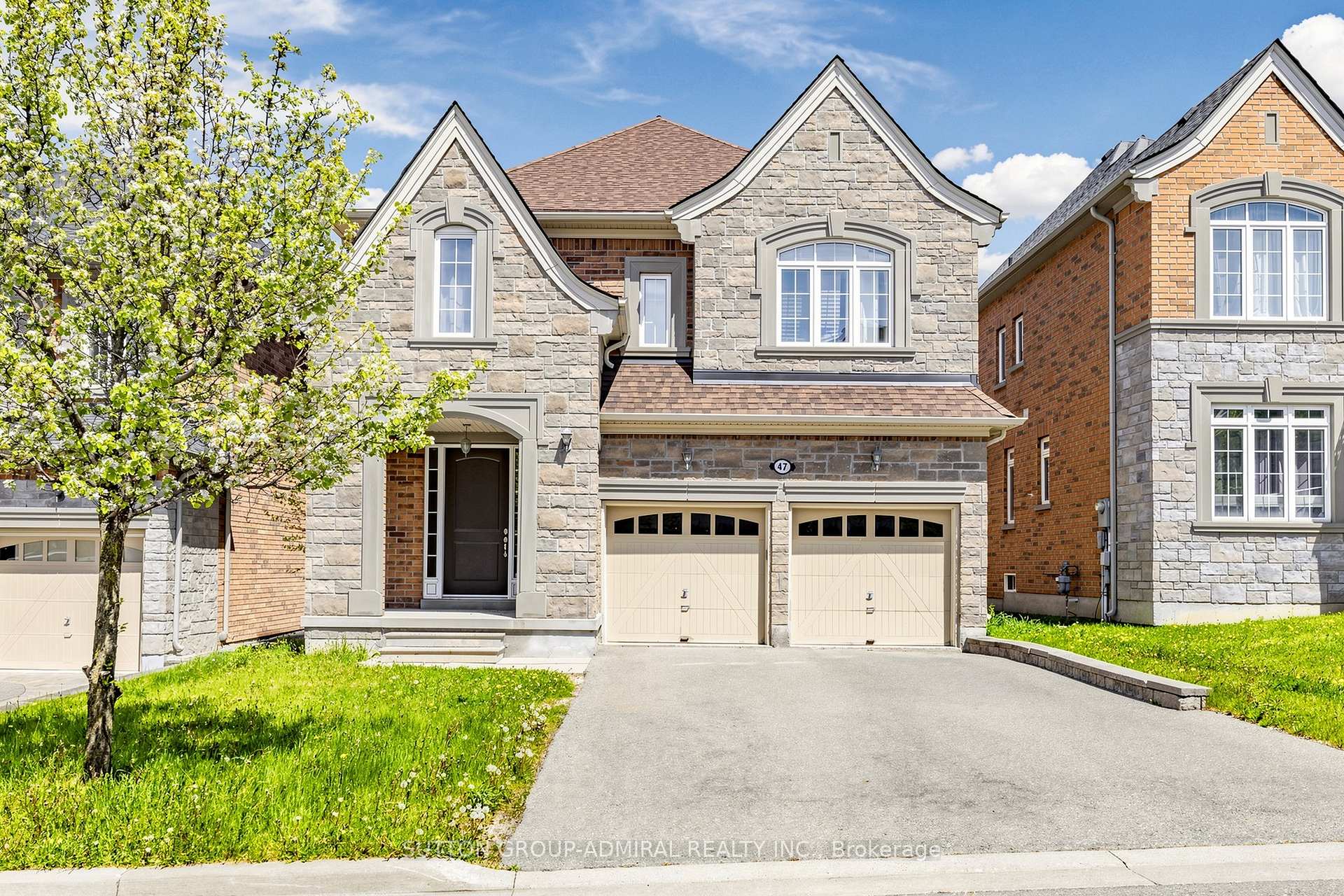 Photo 1 of 47 Edison Place, Vaughan, Patterson — HOMEH