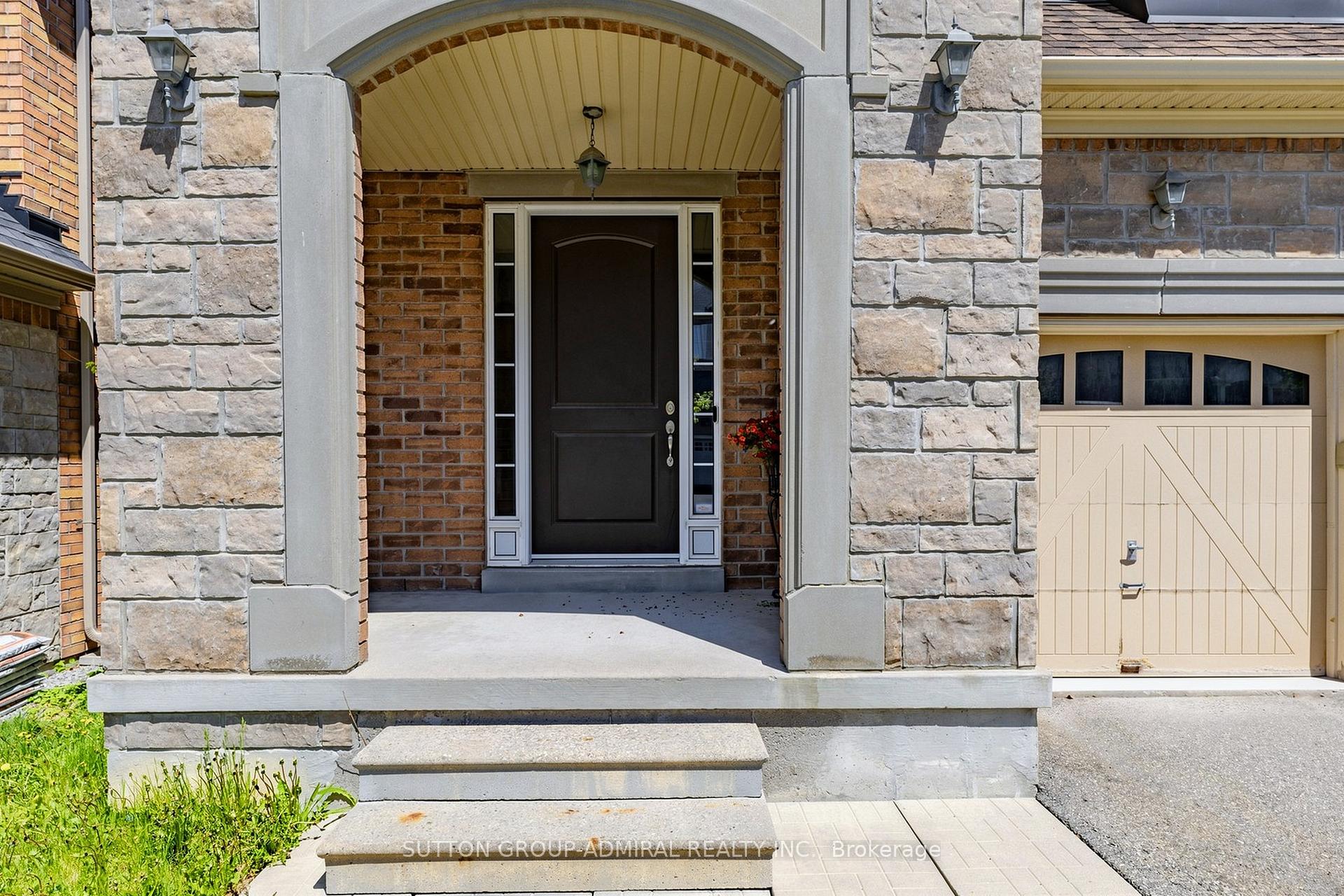Photo 2 of 47 Edison Place, Vaughan, Patterson — HOMEH