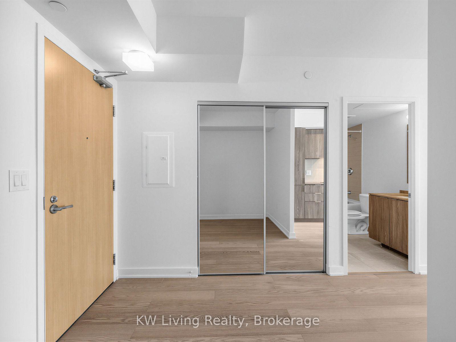 Photo 5 of Unit 4309, 11 Wellesley Street, Toronto, Bay Street Corridor — HOMEH