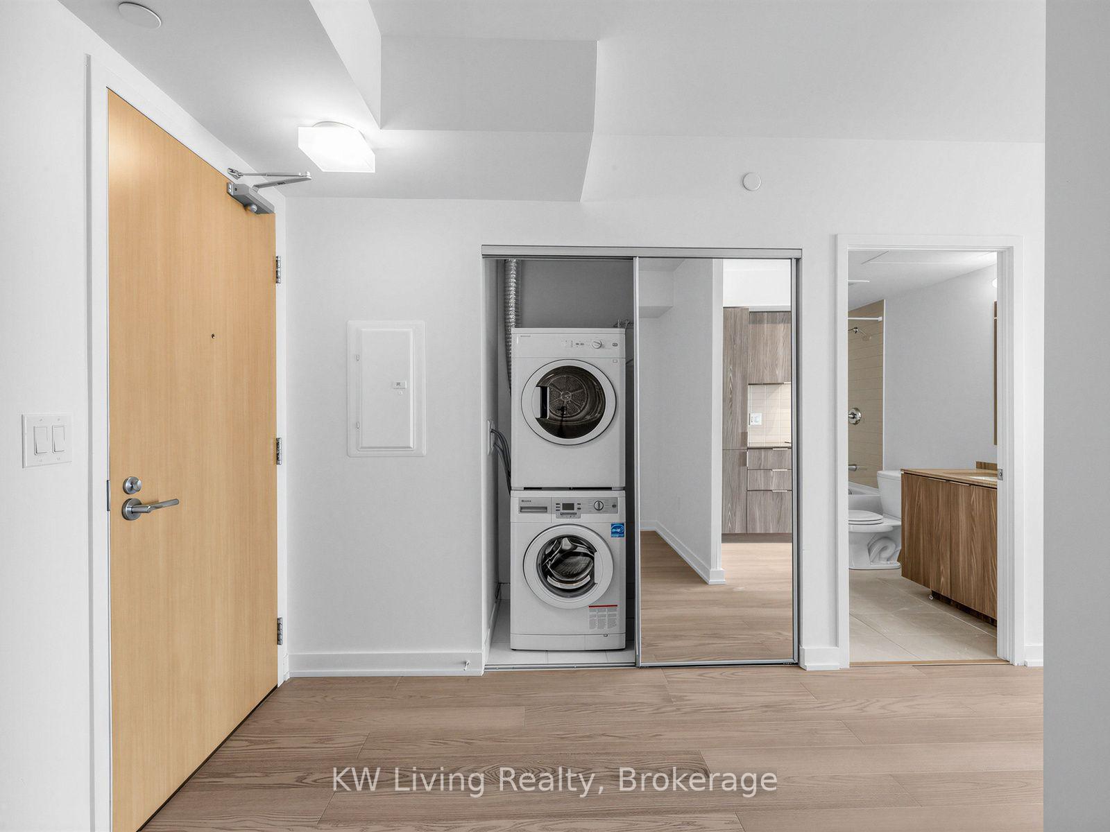 Photo 6 of Unit 4309, 11 Wellesley Street, Toronto, Bay Street Corridor — HOMEH
