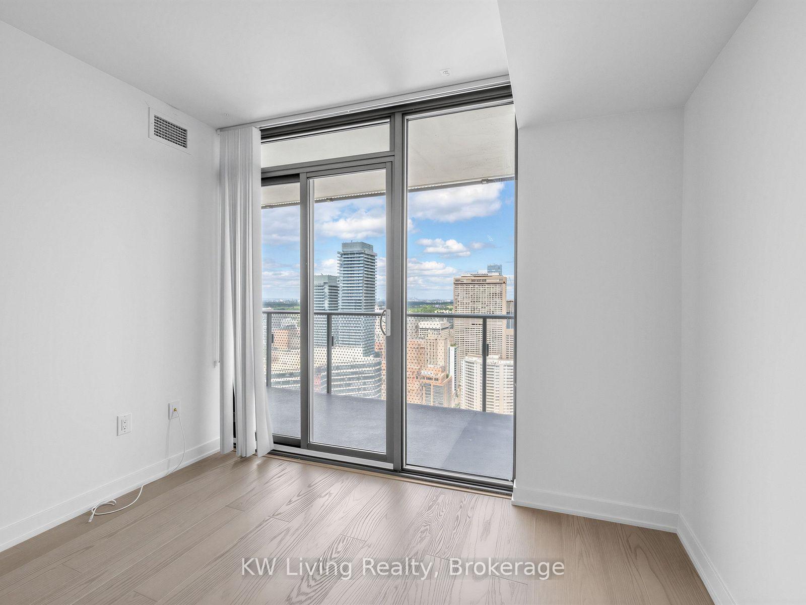 Photo 10 of Unit 4309, 11 Wellesley Street, Toronto, Bay Street Corridor — HOMEH