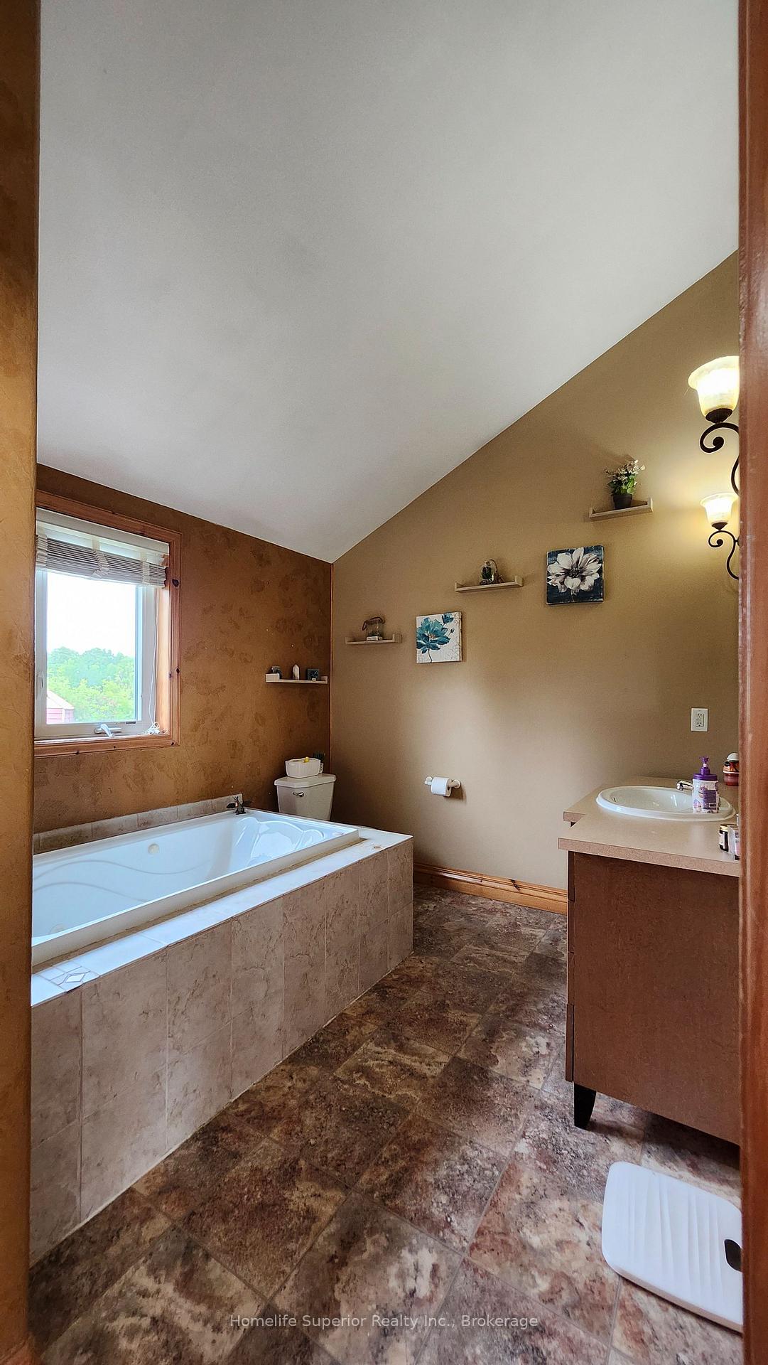 Photo 20 of 32 Wildrose Circle, Trent Hills, Rural Trent Hills — HOMEH