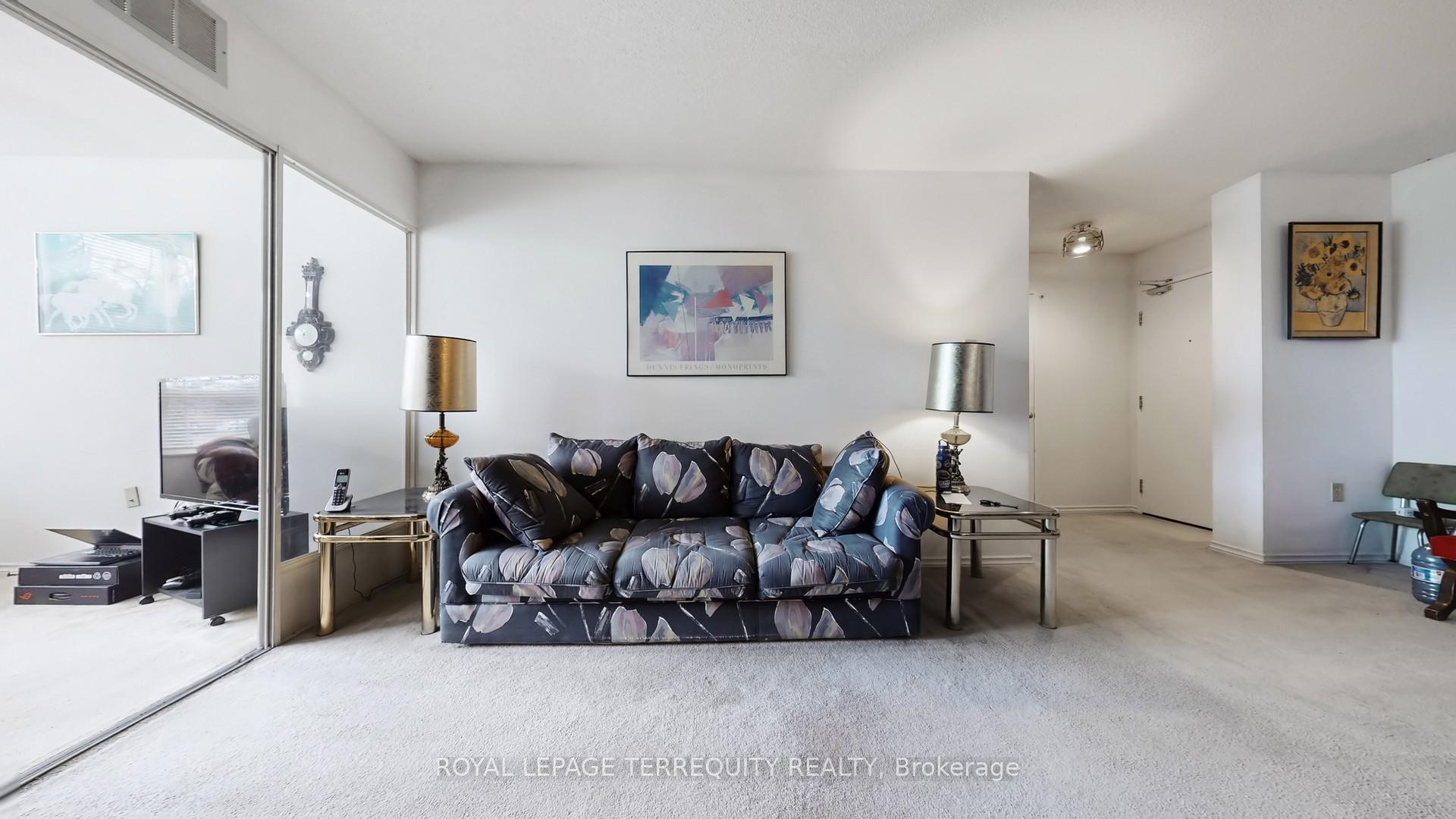 Photo 9 of Unit 211, 20 Cherrytree Drive, Brampton, Fletcher's Creek South — HOMEH