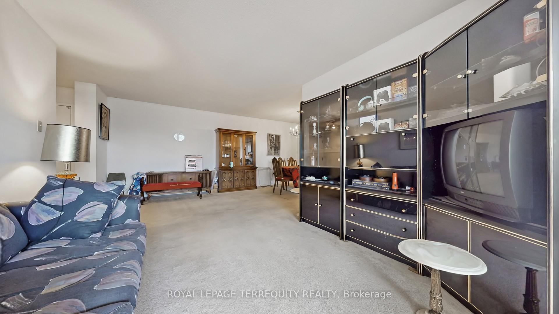 Photo 11 of Unit 211, 20 Cherrytree Drive, Brampton, Fletcher's Creek South — HOMEH