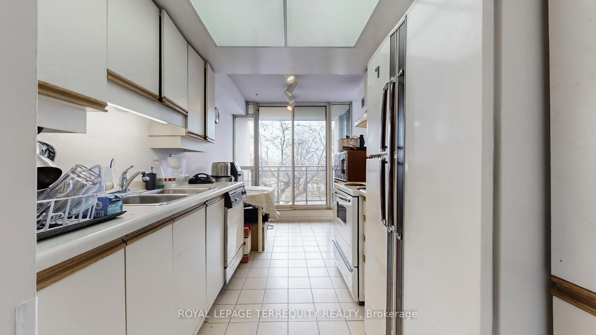 Photo 13 of Unit 211, 20 Cherrytree Drive, Brampton, Fletcher's Creek South — HOMEH
