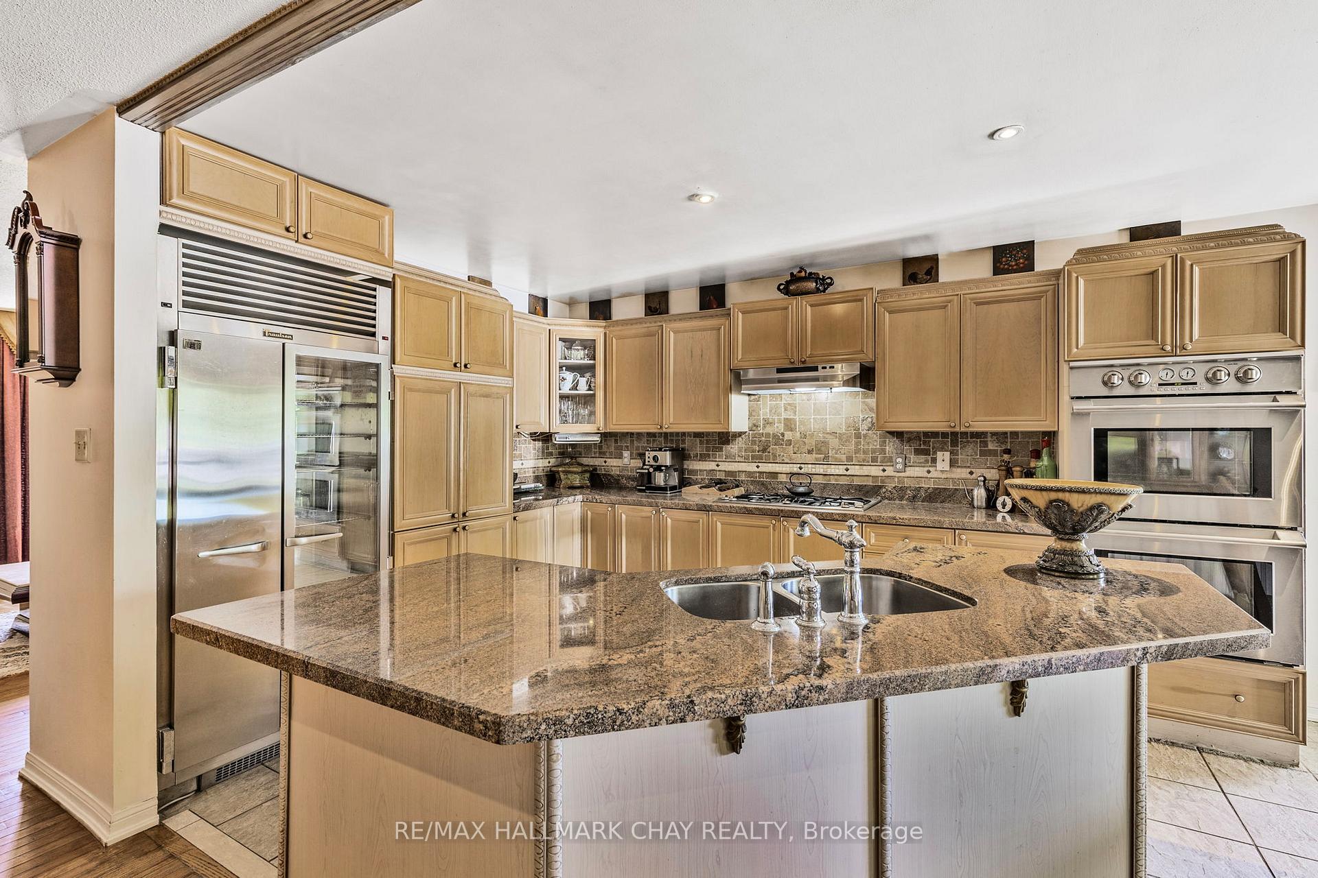 Photo 9 of 2 Old Hickory Lane, Wasaga Beach — HOMEH