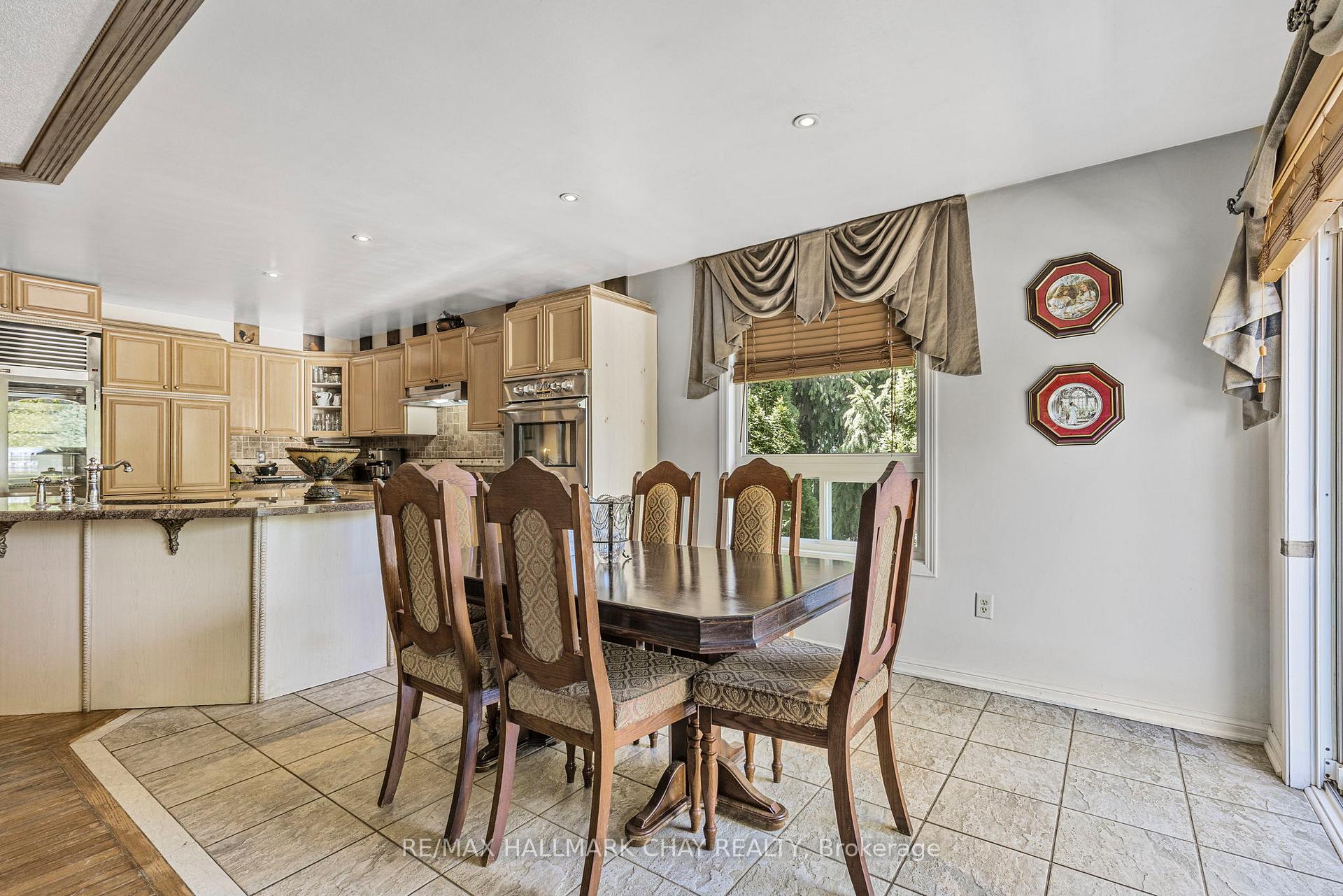 Photo 12 of 2 Old Hickory Lane, Wasaga Beach — HOMEH