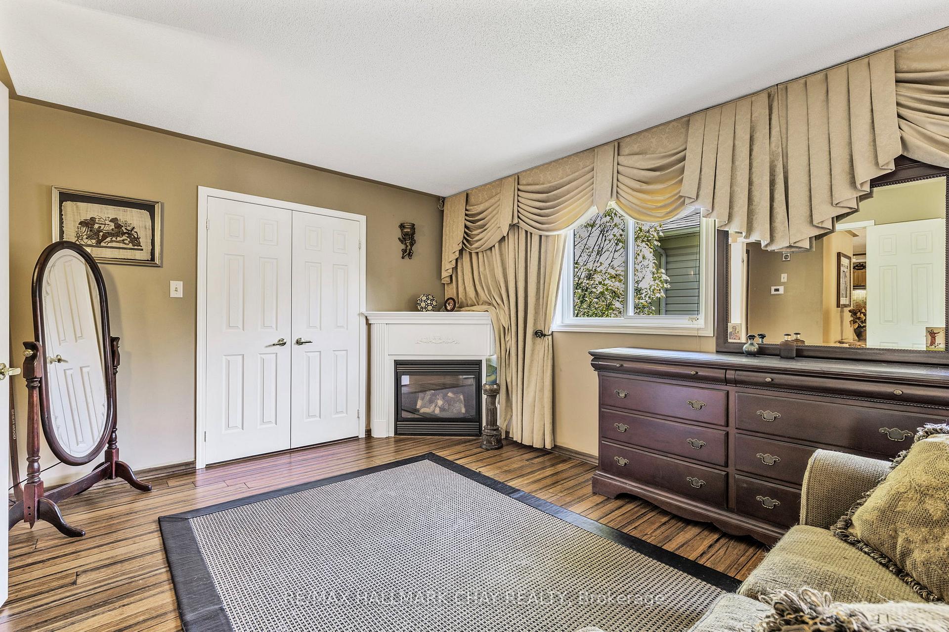 Photo 23 of 2 Old Hickory Lane, Wasaga Beach — HOMEH