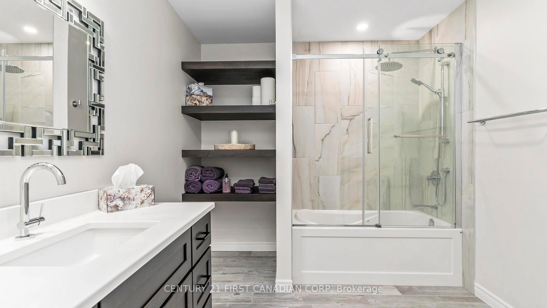 Photo 18 of 839 Guildwood Boulevard, London, North M — HOMEH
