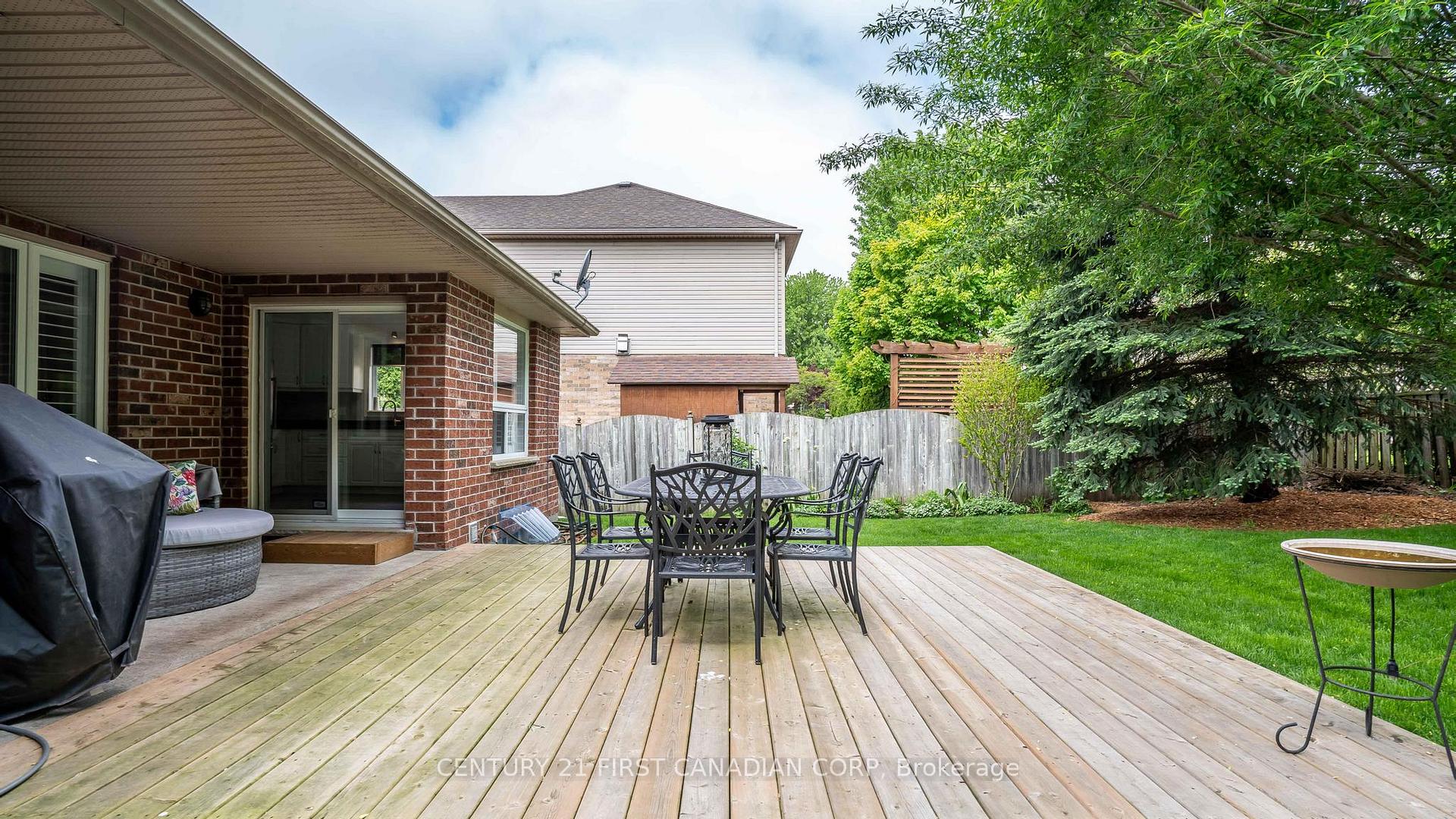 Photo 31 of 839 Guildwood Boulevard, London, North M — HOMEH