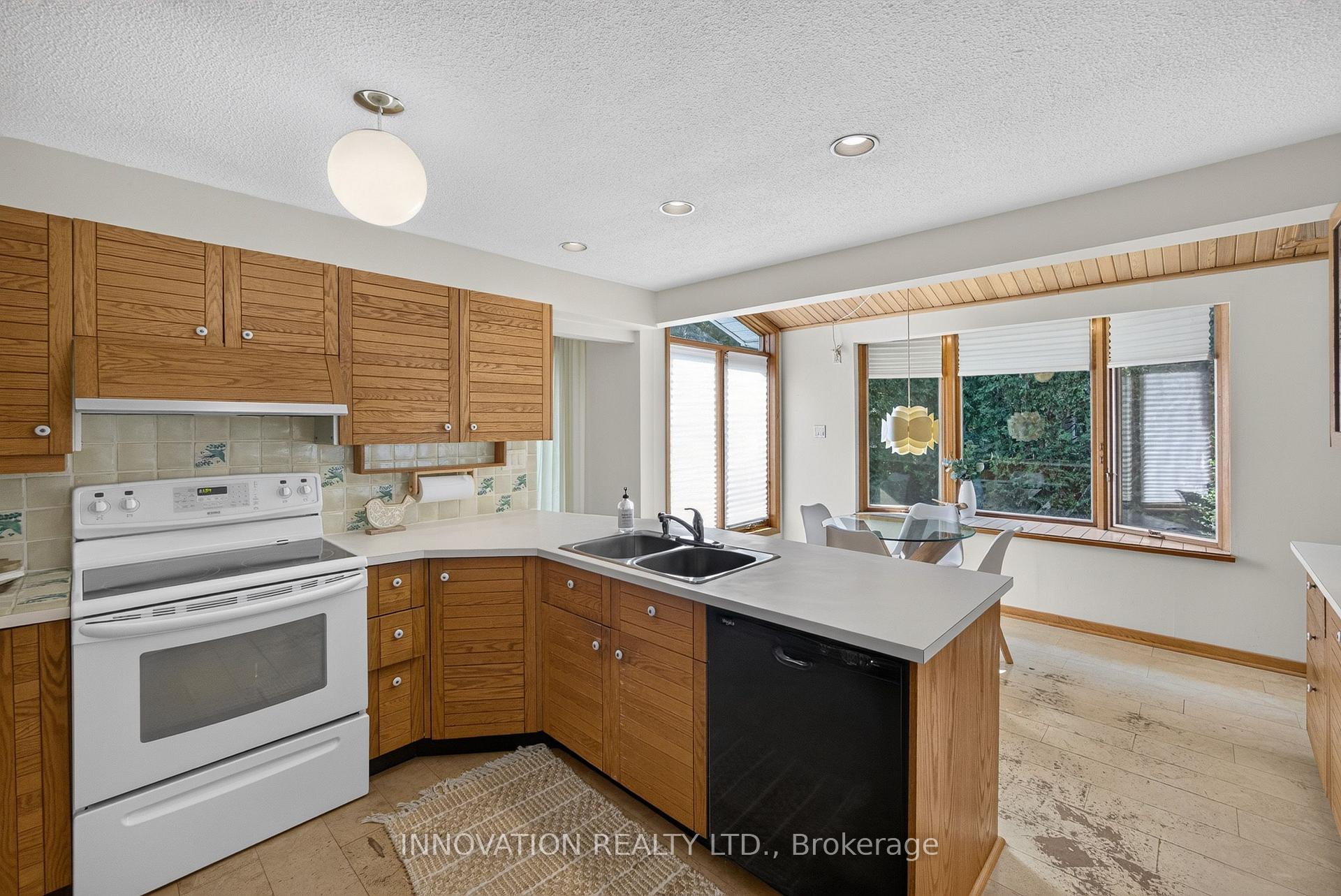 Photo 13 of 10 Welkin Crescent, Ottawa, Borden Farm/Stewart Farm/Carleton Heights/Parkwood Hills — HOMEH