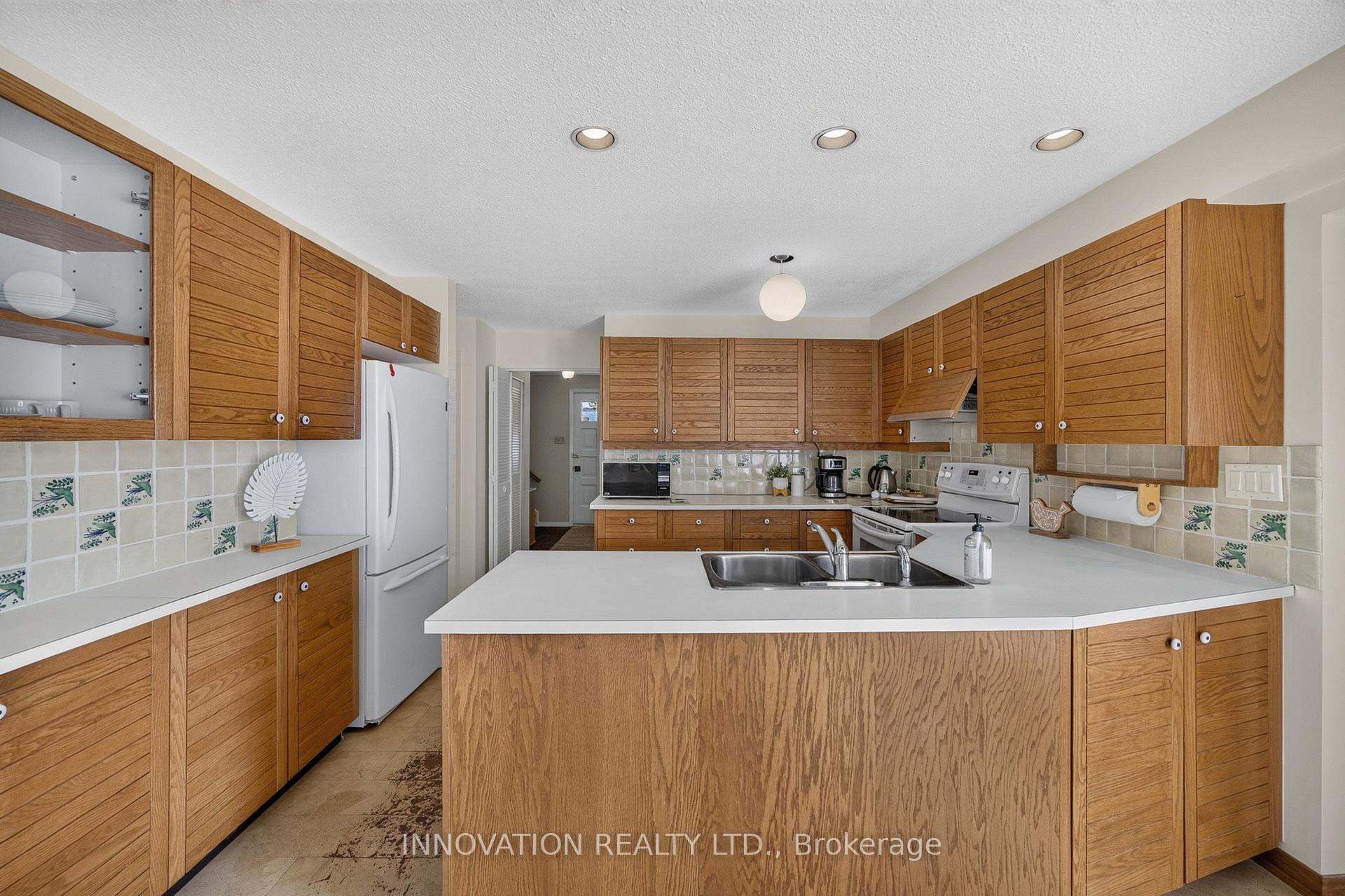 Photo 14 of 10 Welkin Crescent, Ottawa, Borden Farm/Stewart Farm/Carleton Heights/Parkwood Hills — HOMEH