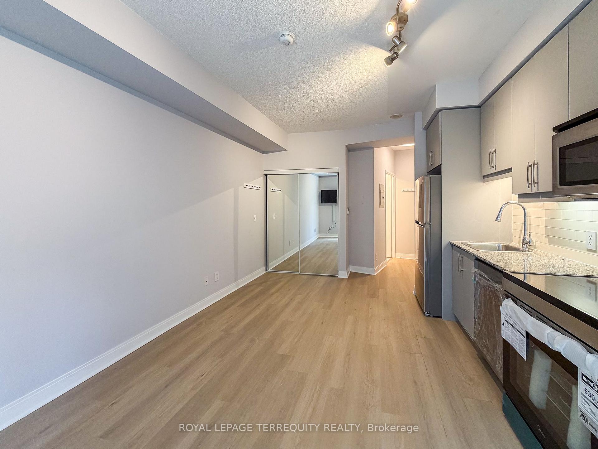 Photo 3 of Unit 311, 1 Scott Street, Toronto, Waterfront Communities — HOMEH