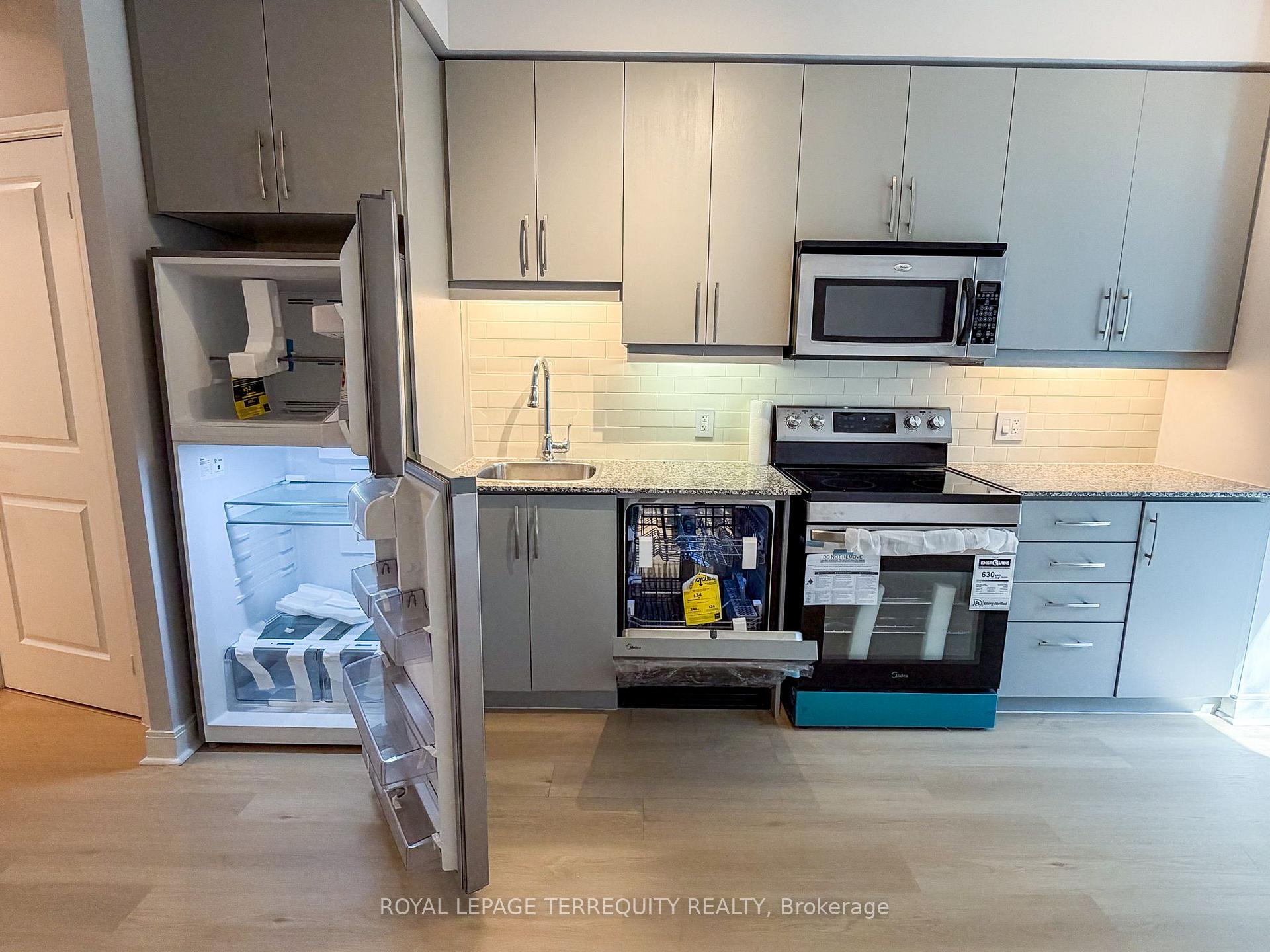 Photo 4 of Unit 311, 1 Scott Street, Toronto, Waterfront Communities — HOMEH