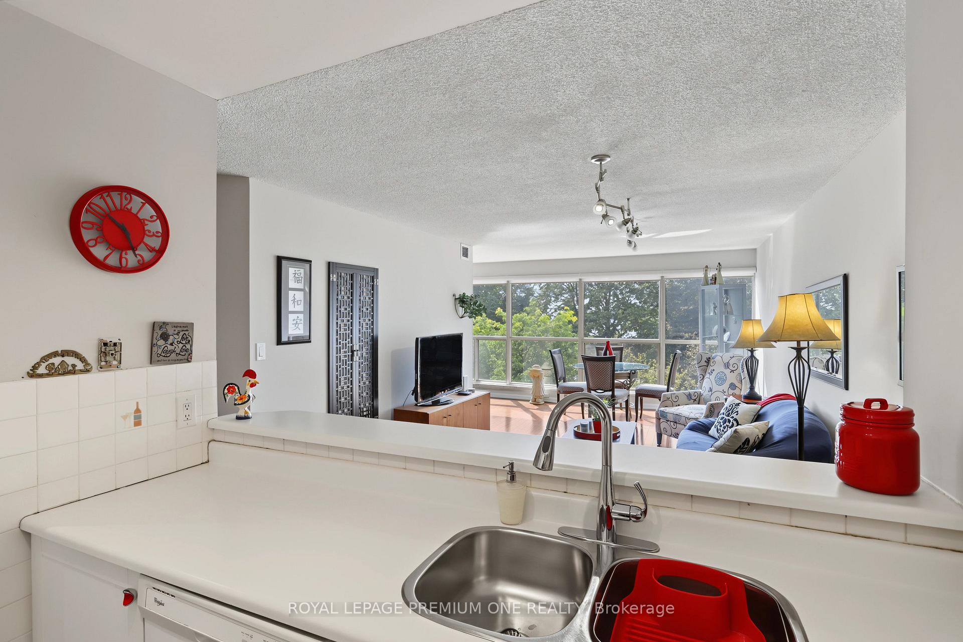 Photo 7 of 2267 Lake Shore Boulevard, Etobicoke, Mimico — HOMEH