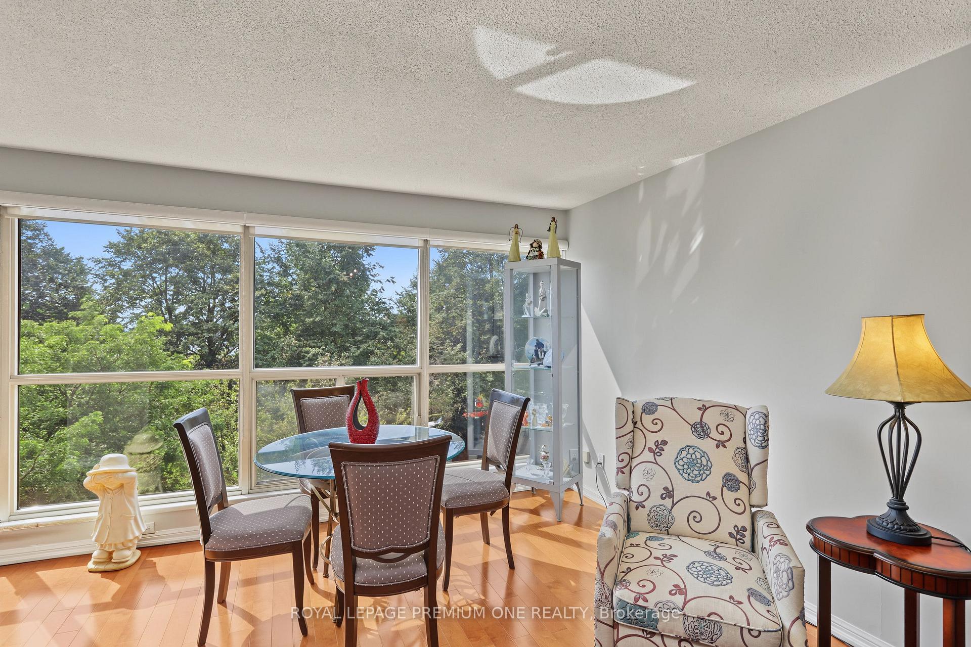 Photo 12 of 2267 Lake Shore Boulevard, Etobicoke, Mimico — HOMEH