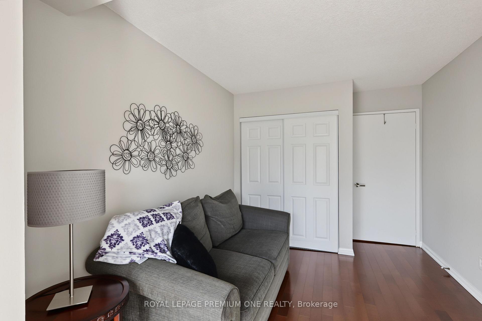 Photo 15 of 2267 Lake Shore Boulevard, Etobicoke, Mimico — HOMEH