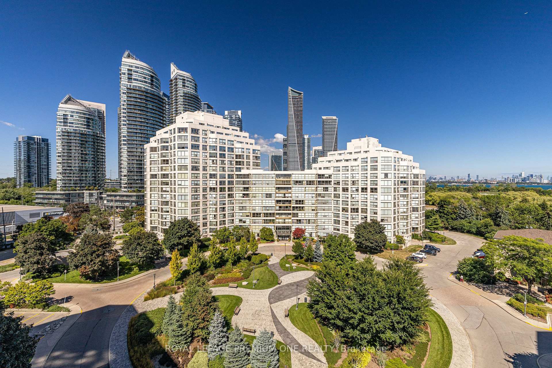 Photo 34 of 2267 Lake Shore Boulevard, Etobicoke, Mimico — HOMEH