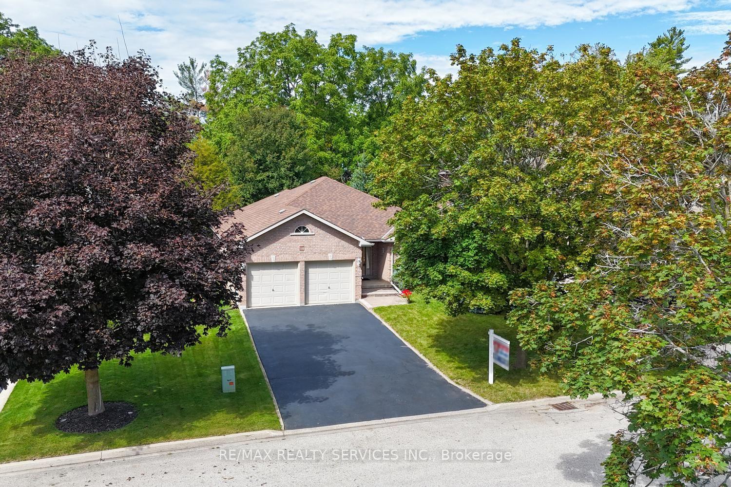 Photo 2 of 10 Brent Road, East Gwillimbury, Holland Landing — HOMEH