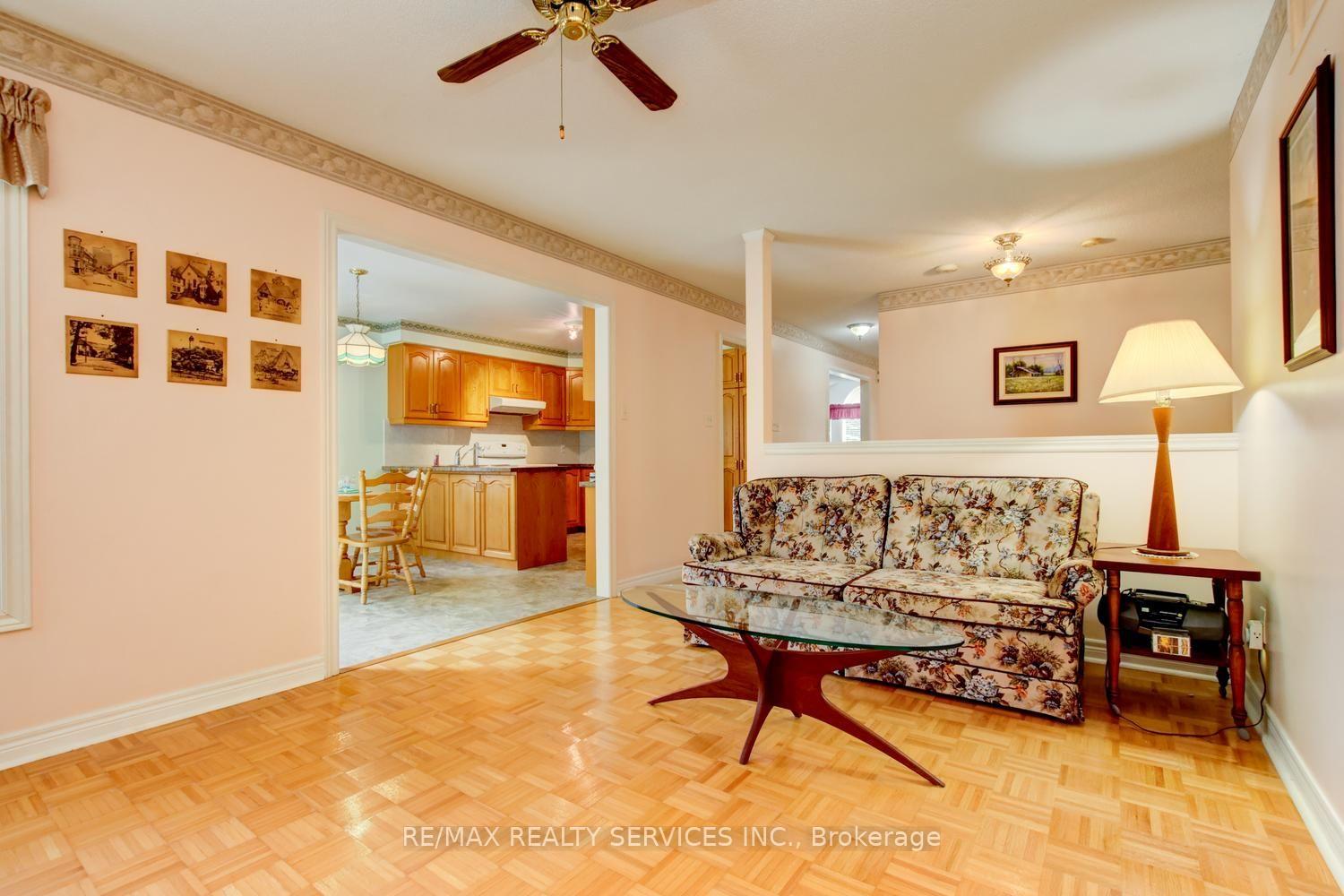 Photo 23 of 10 Brent Road, East Gwillimbury, Holland Landing — HOMEH