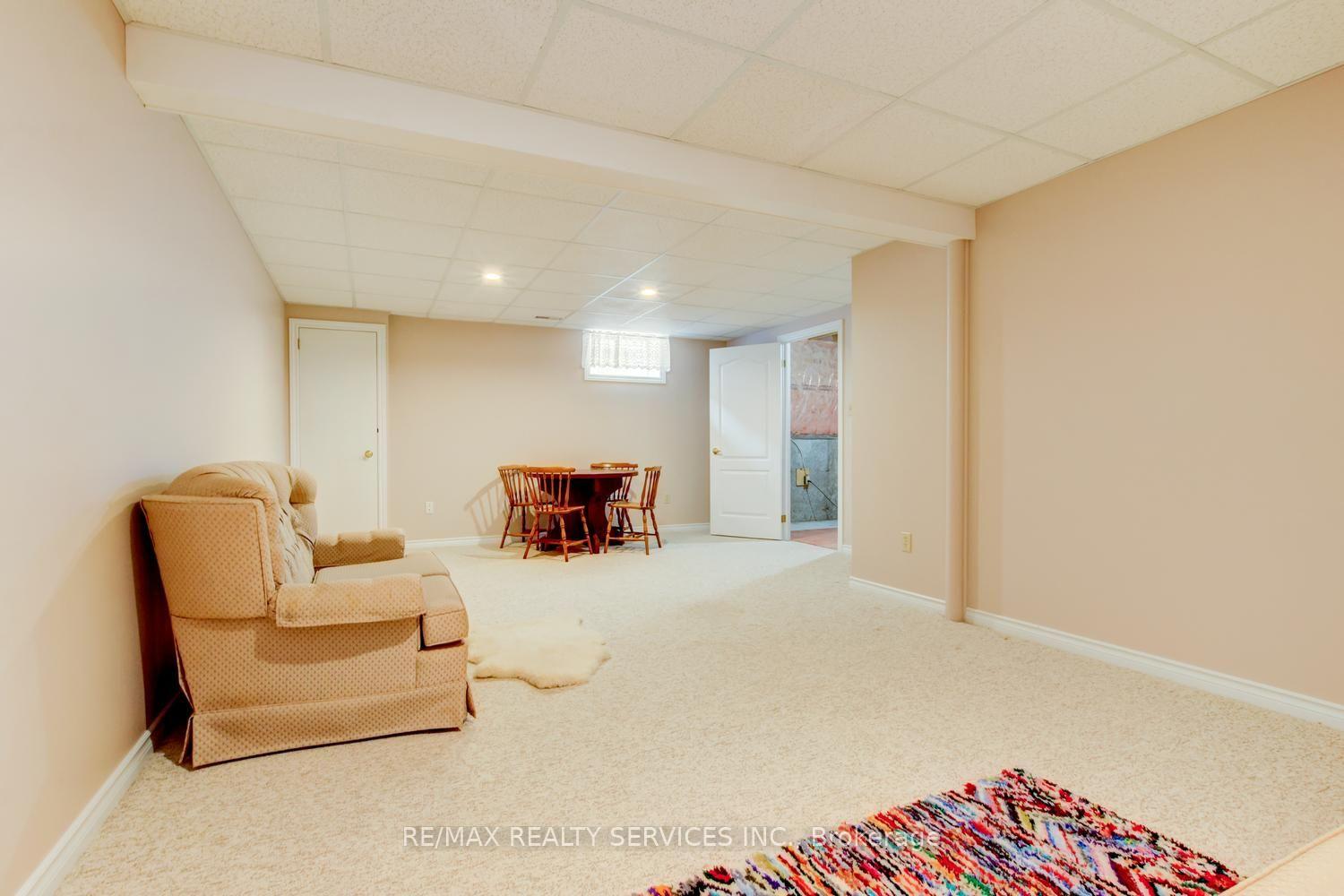 Photo 37 of 10 Brent Road, East Gwillimbury, Holland Landing — HOMEH