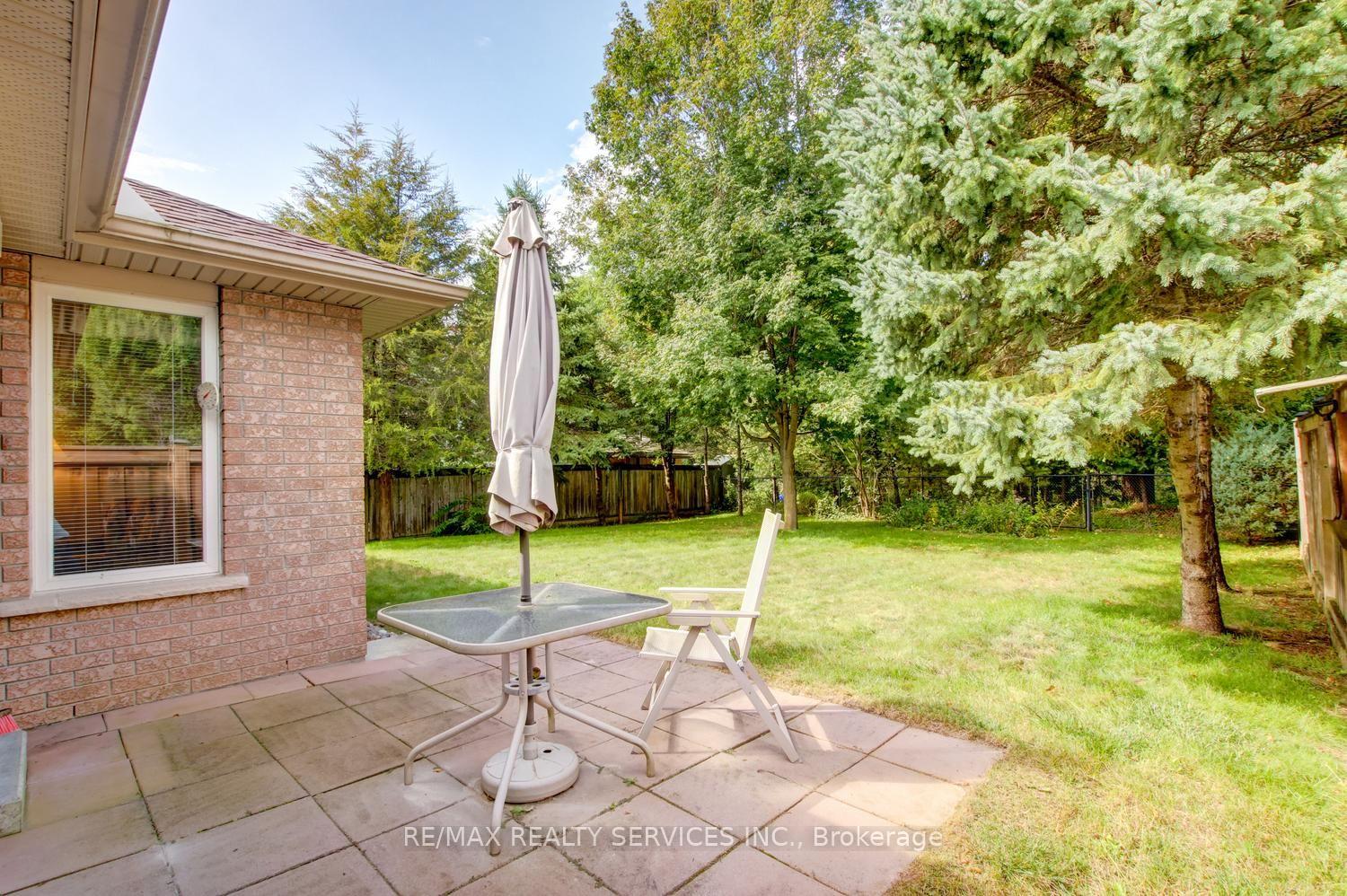 Photo 39 of 10 Brent Road, East Gwillimbury, Holland Landing — HOMEH