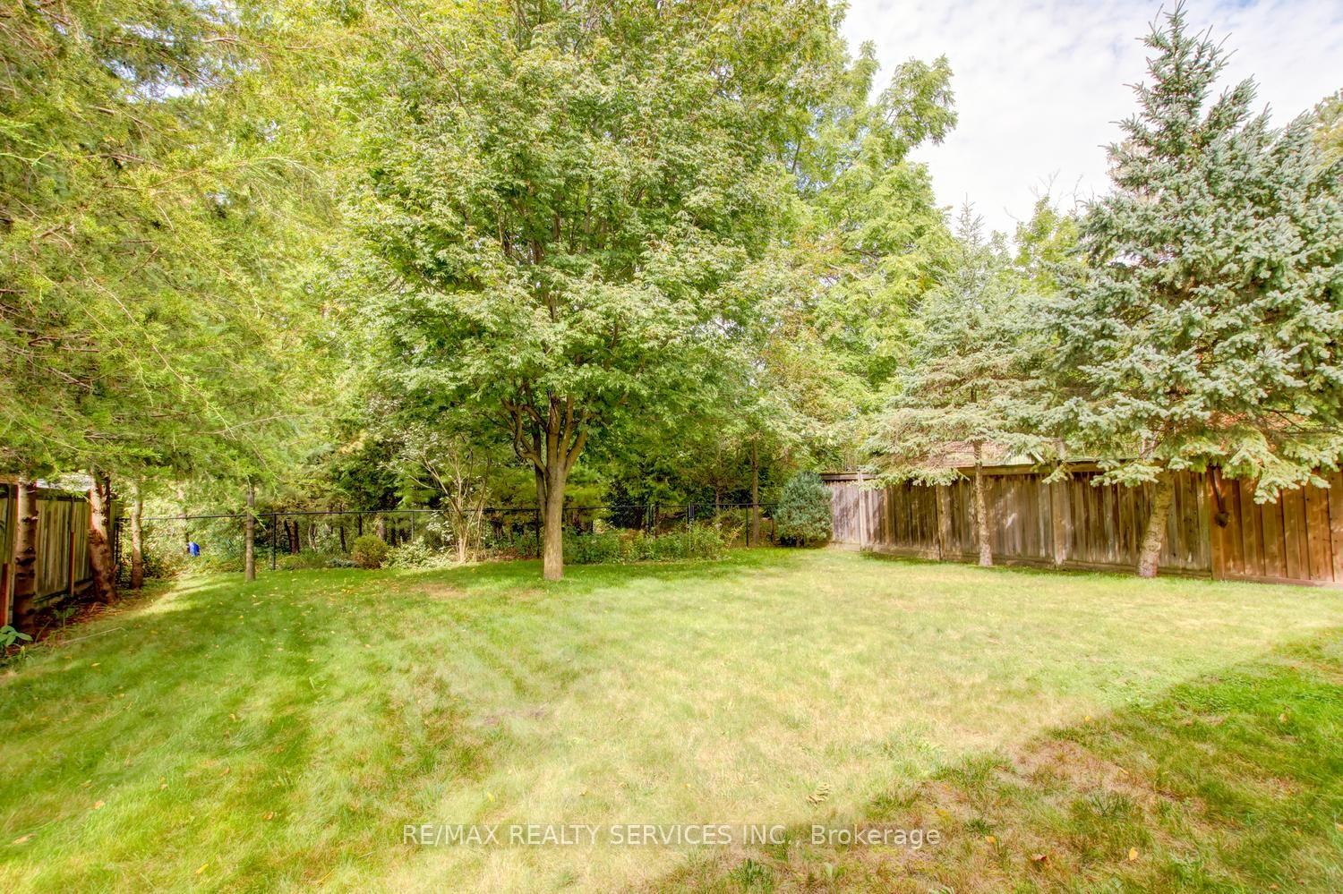 Photo 42 of 10 Brent Road, East Gwillimbury, Holland Landing — HOMEH