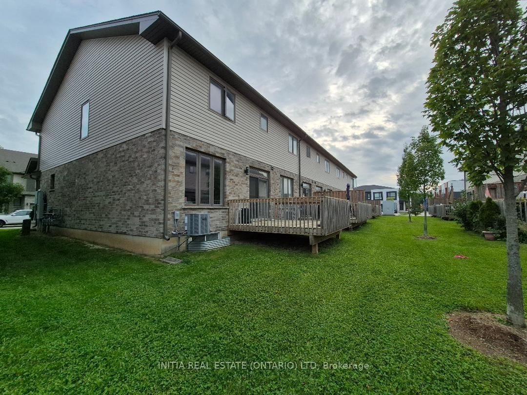 Photo 14 of Unit 109, 1960 Dalmagarry Road, London, North E — HOMEH